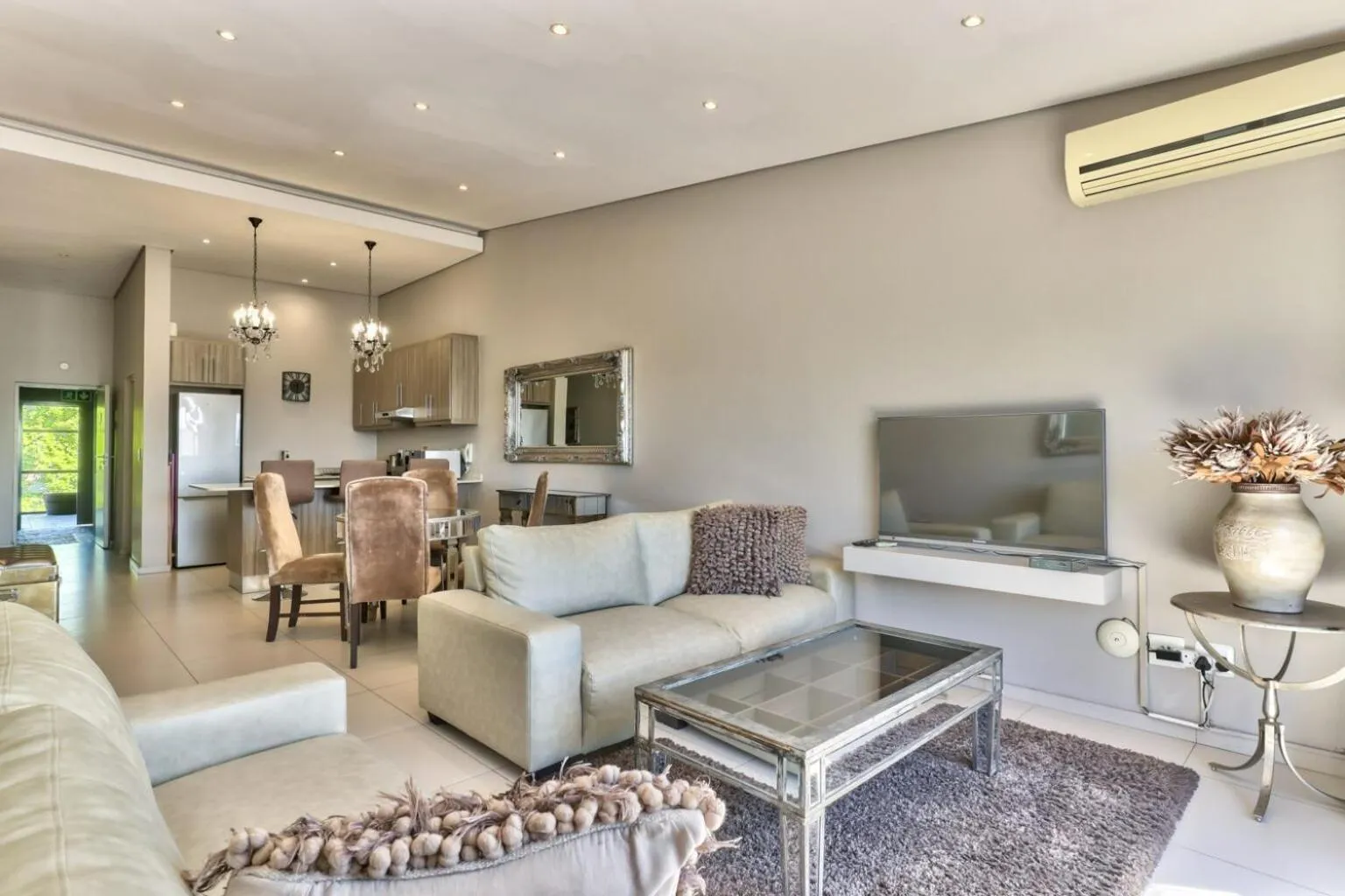 TV and multimedia in Heritage Square Apartments