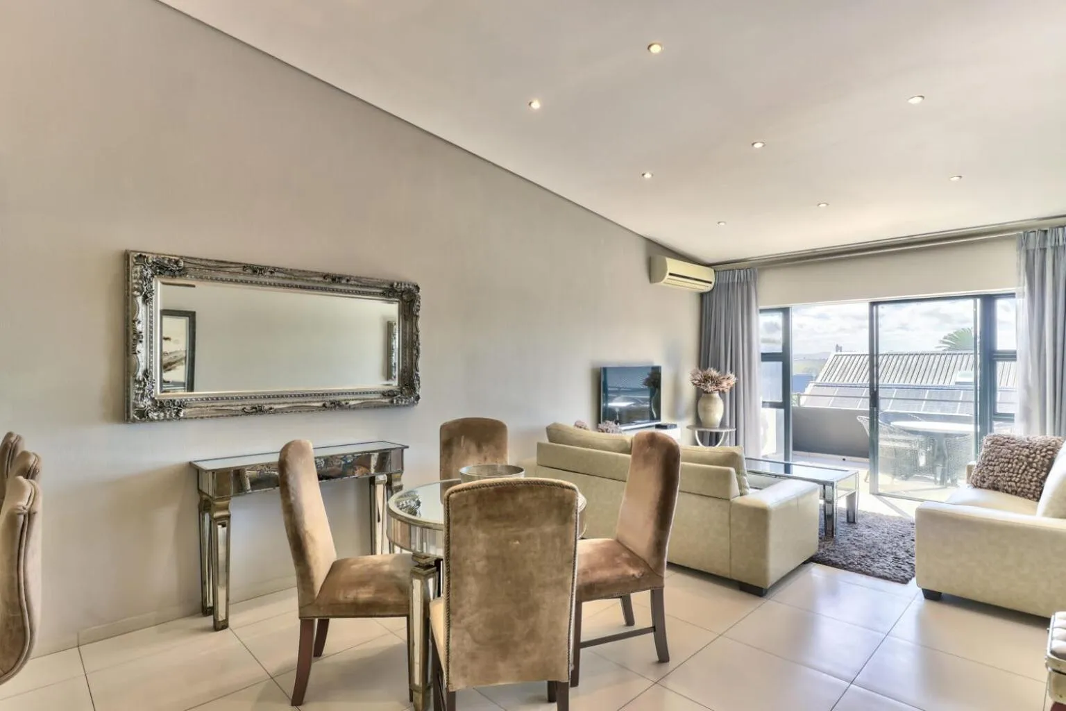 TV and multimedia in Heritage Square Apartments