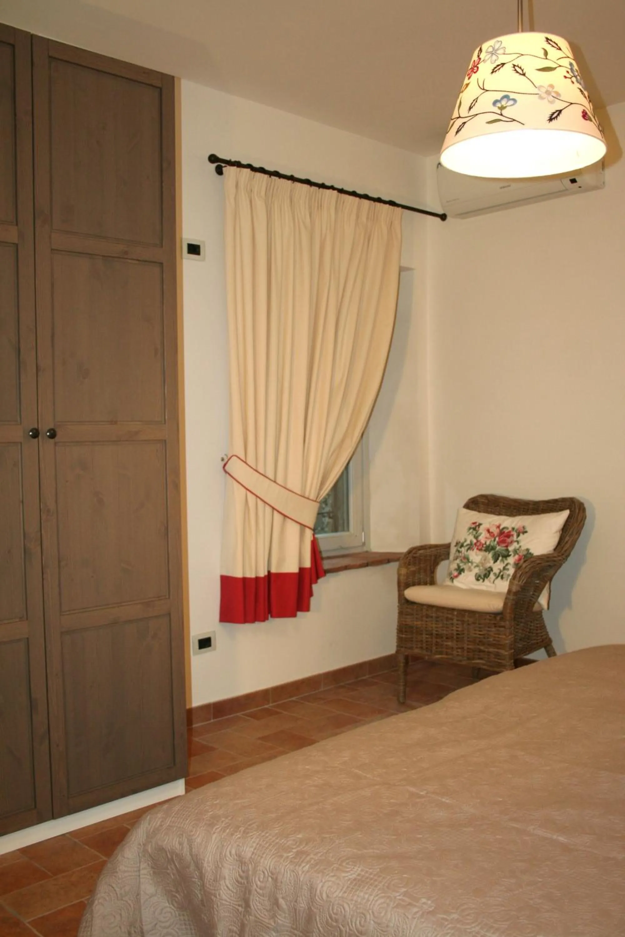 Decorative detail, Bed in Appartamenti Urbevetus