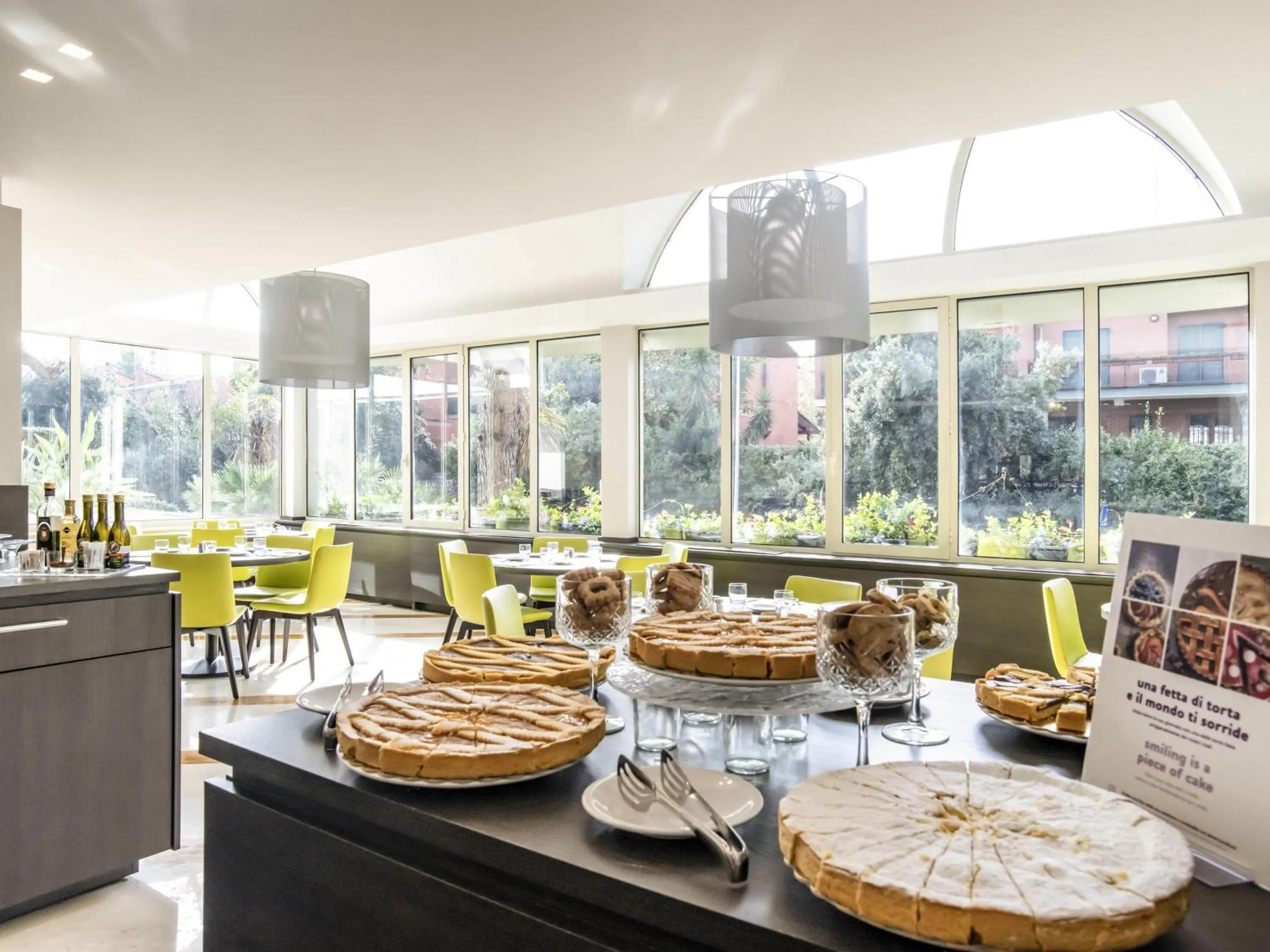 Breakfast in Mercure Roma West