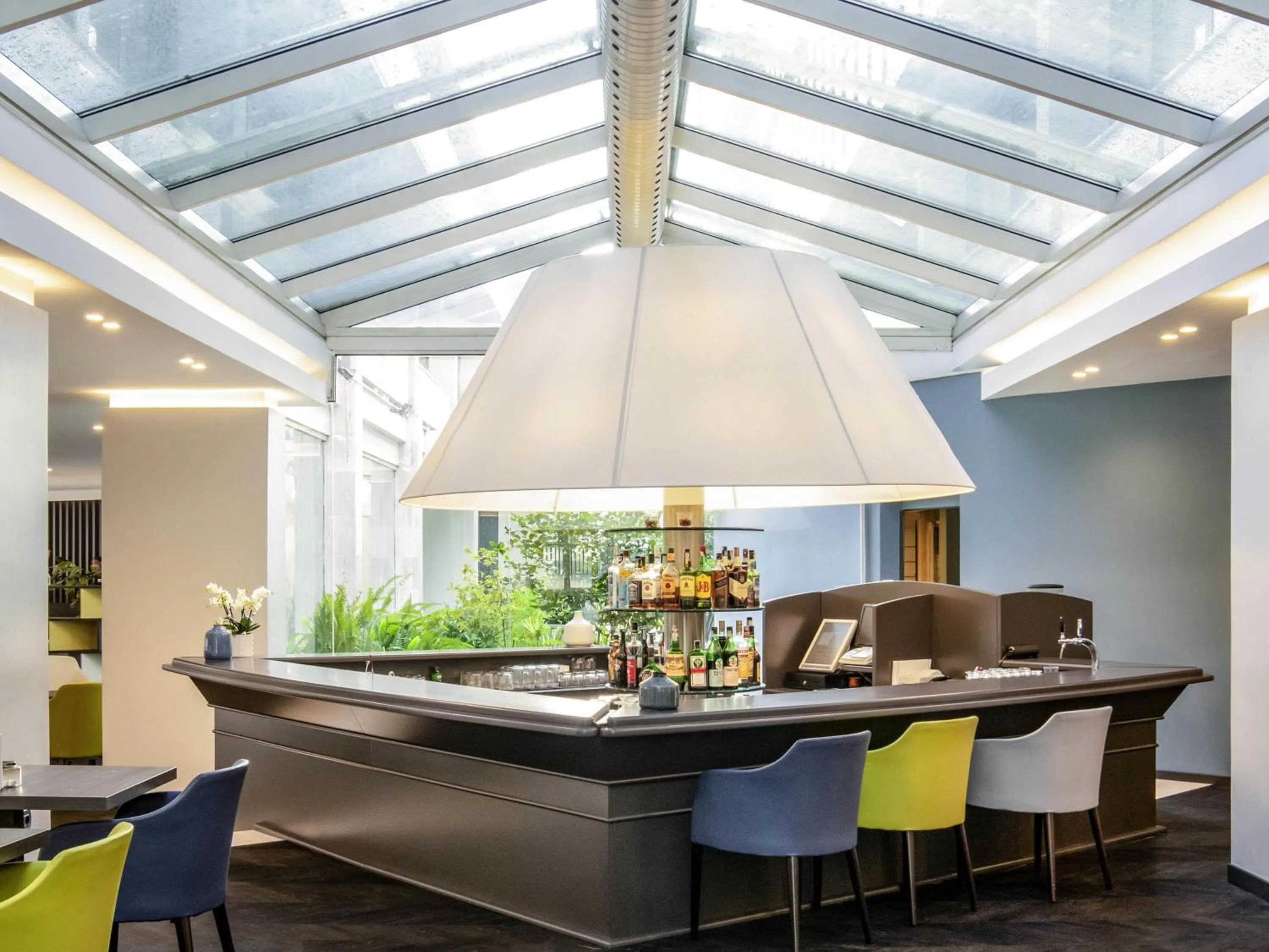 Lounge or bar in Mercure Roma West