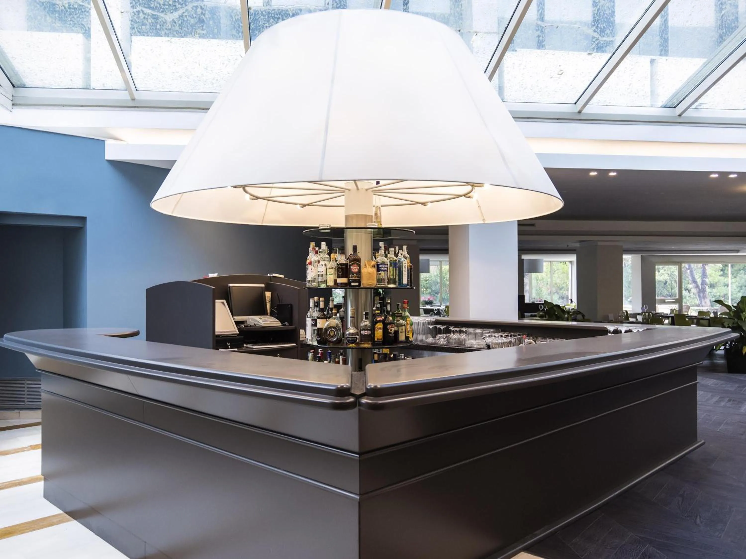 Lounge or bar in Mercure Roma West