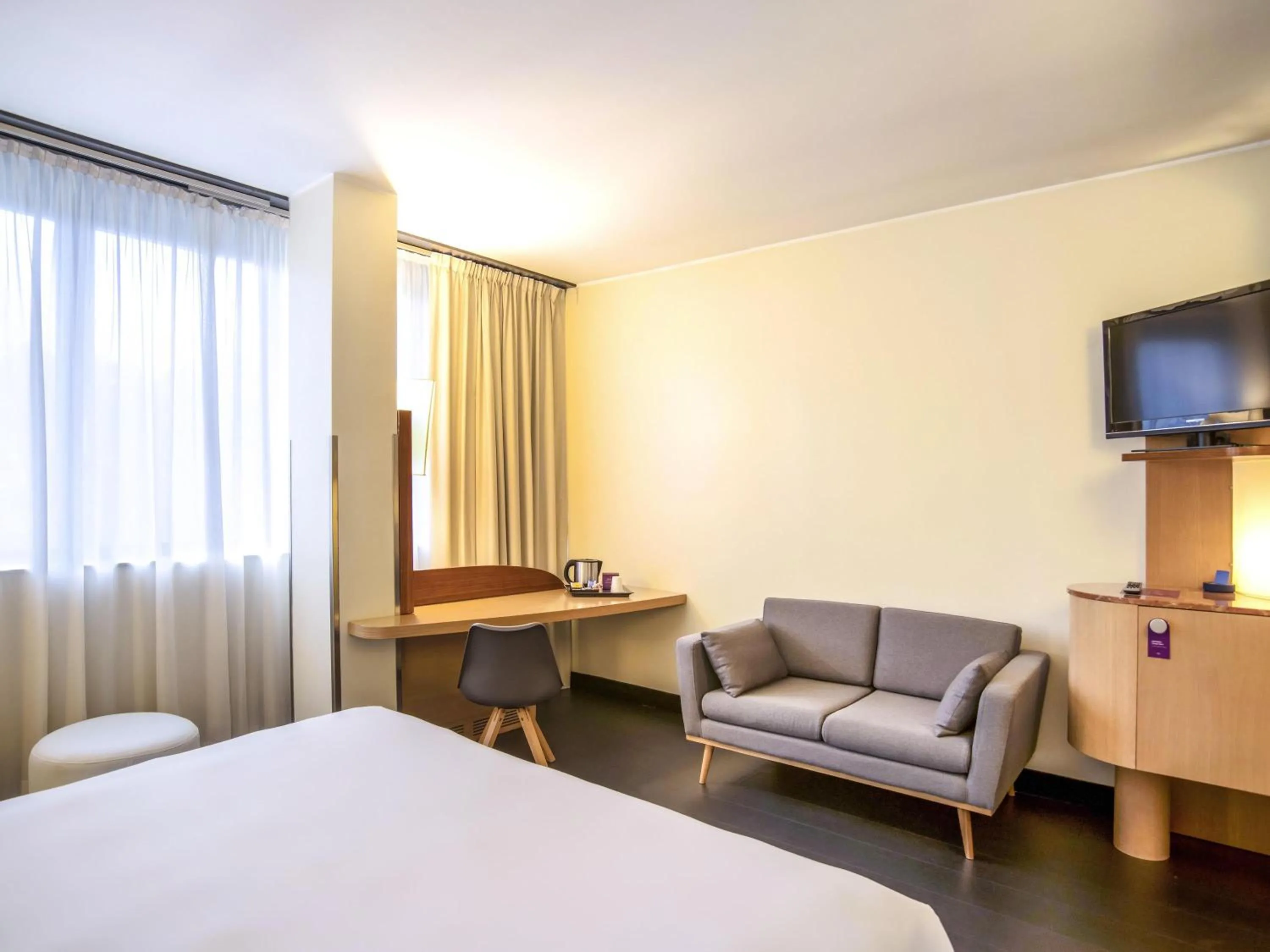 Bedroom, Bed in Mercure Roma West