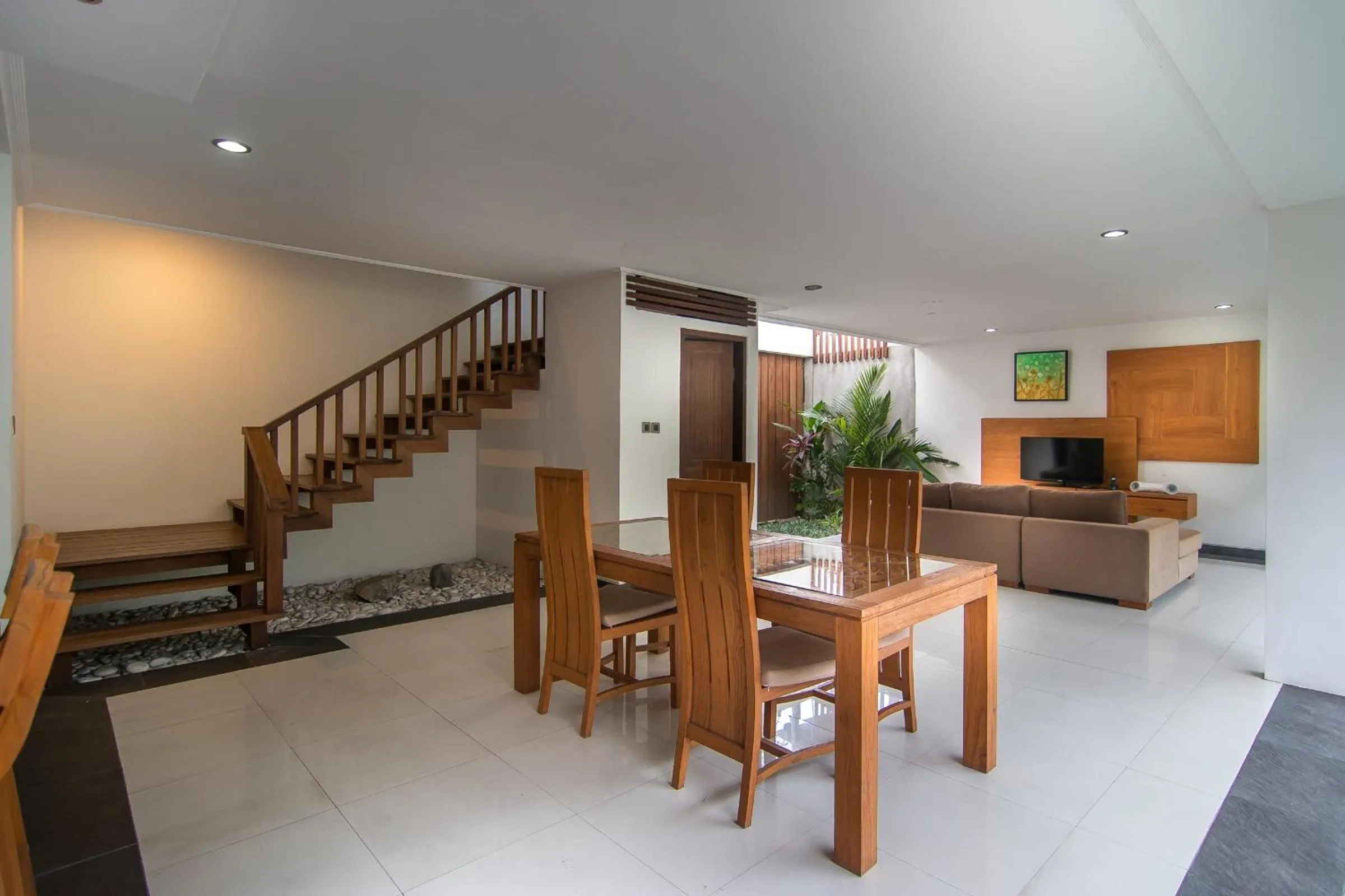 Dining area in Delu Villas & Suite