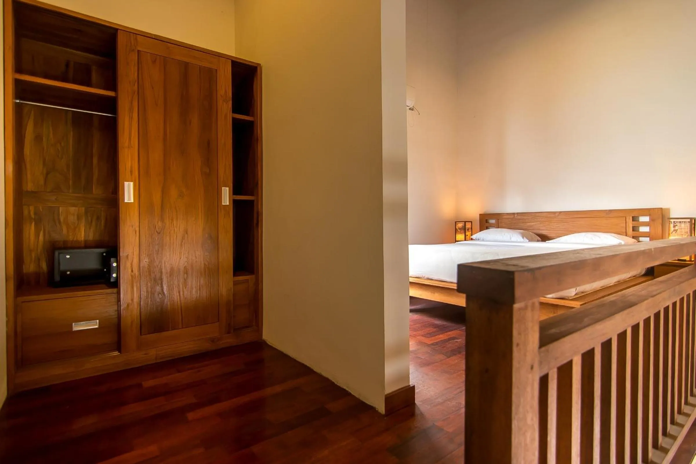 Bedroom, Bed in Delu Villas & Suite