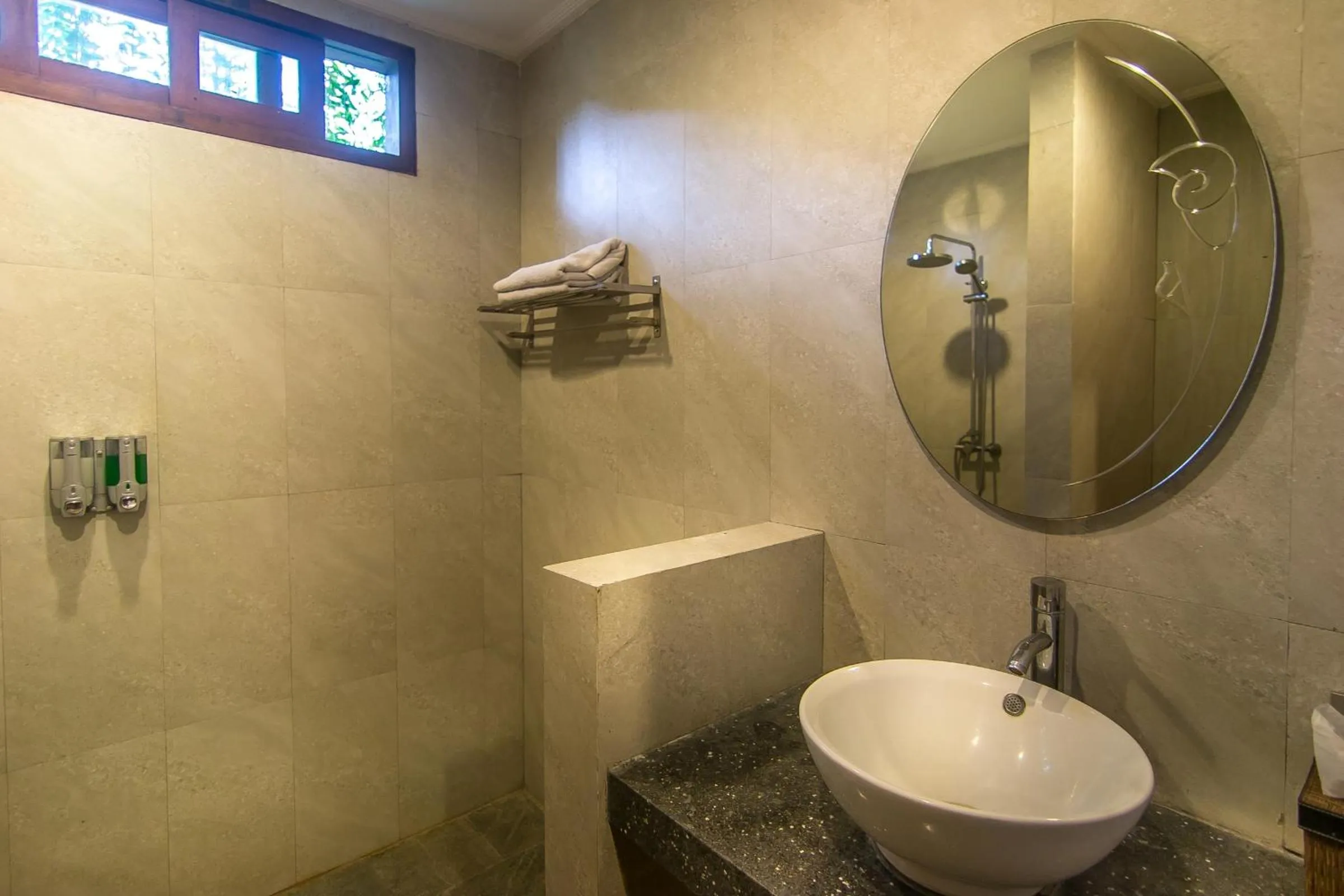 Bathroom in Delu Villas & Suite