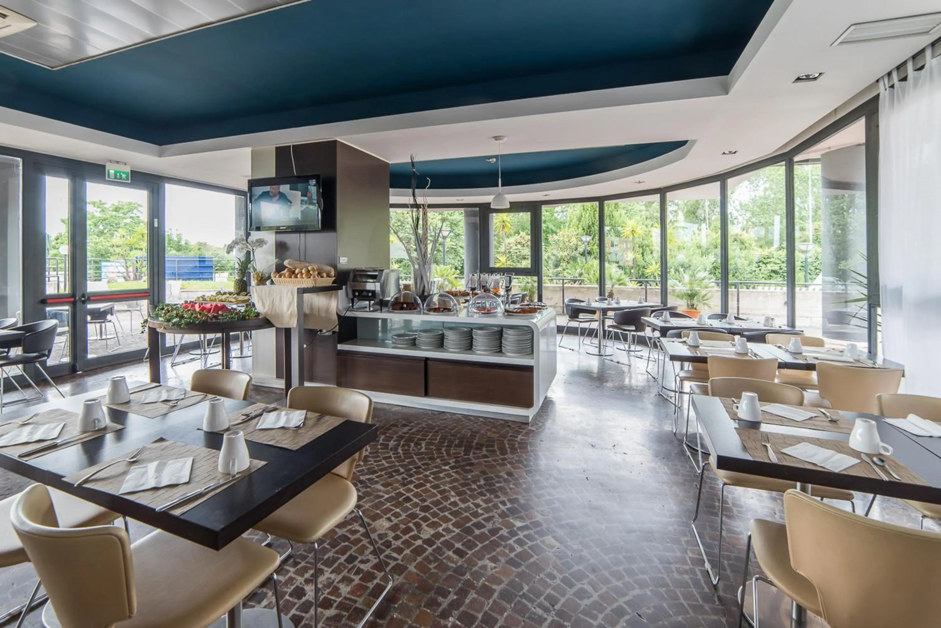 Restaurant/places to eat in Sotel Nomentana Roma