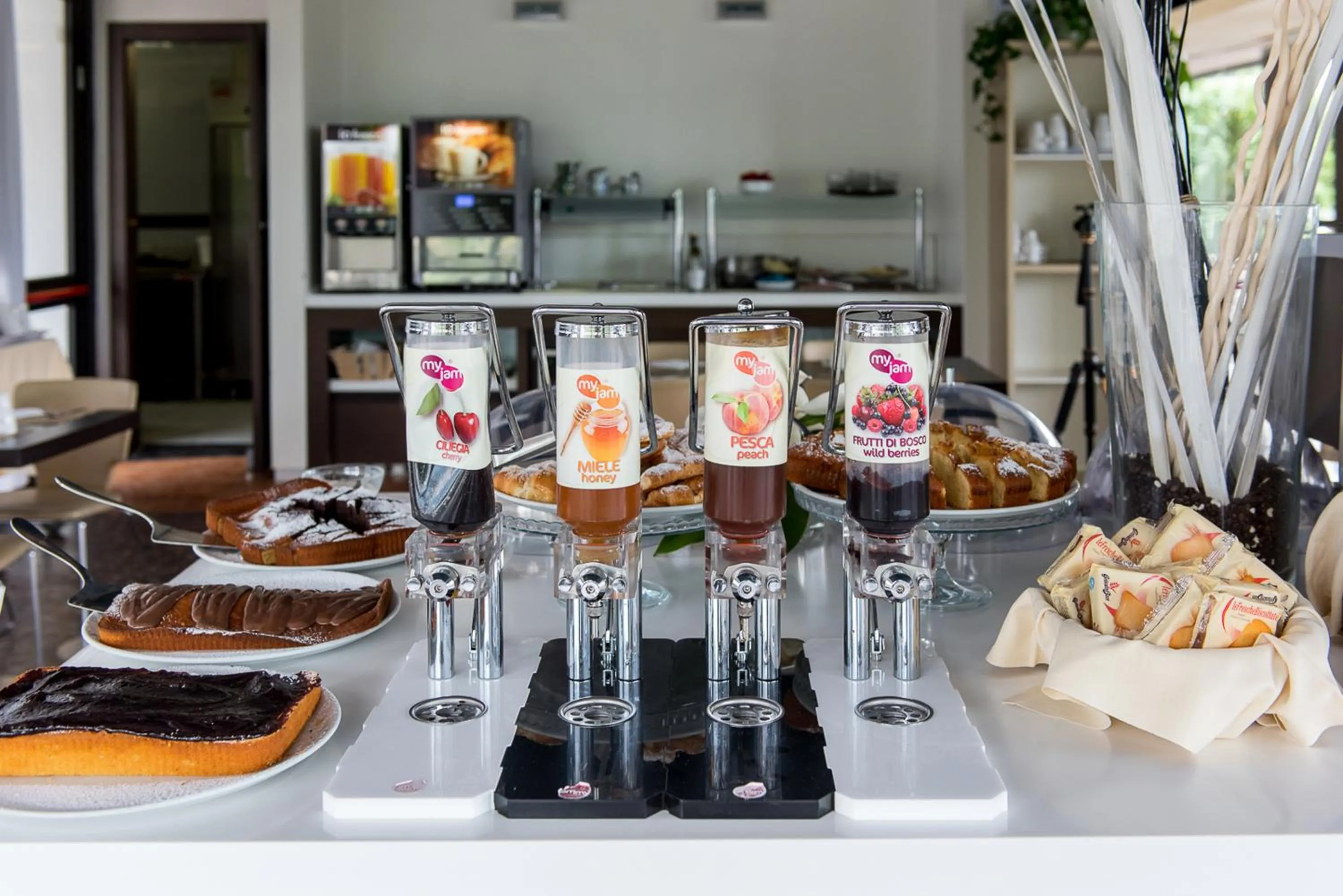 Buffet breakfast in Sotel Nomentana Roma