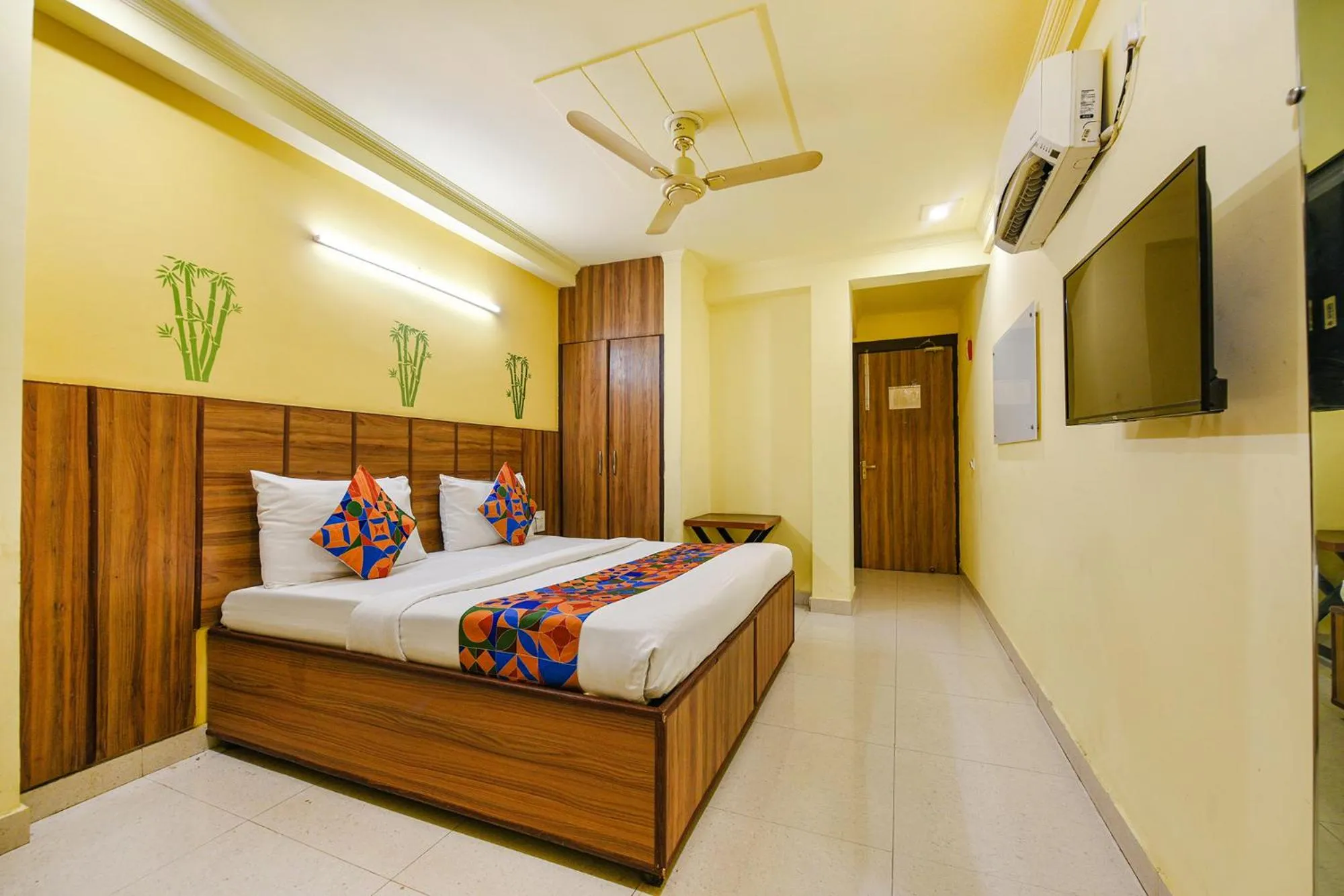 Bed in FabHotel Ishtara Auberge - Nr Yashobhoomi Convention Centre
