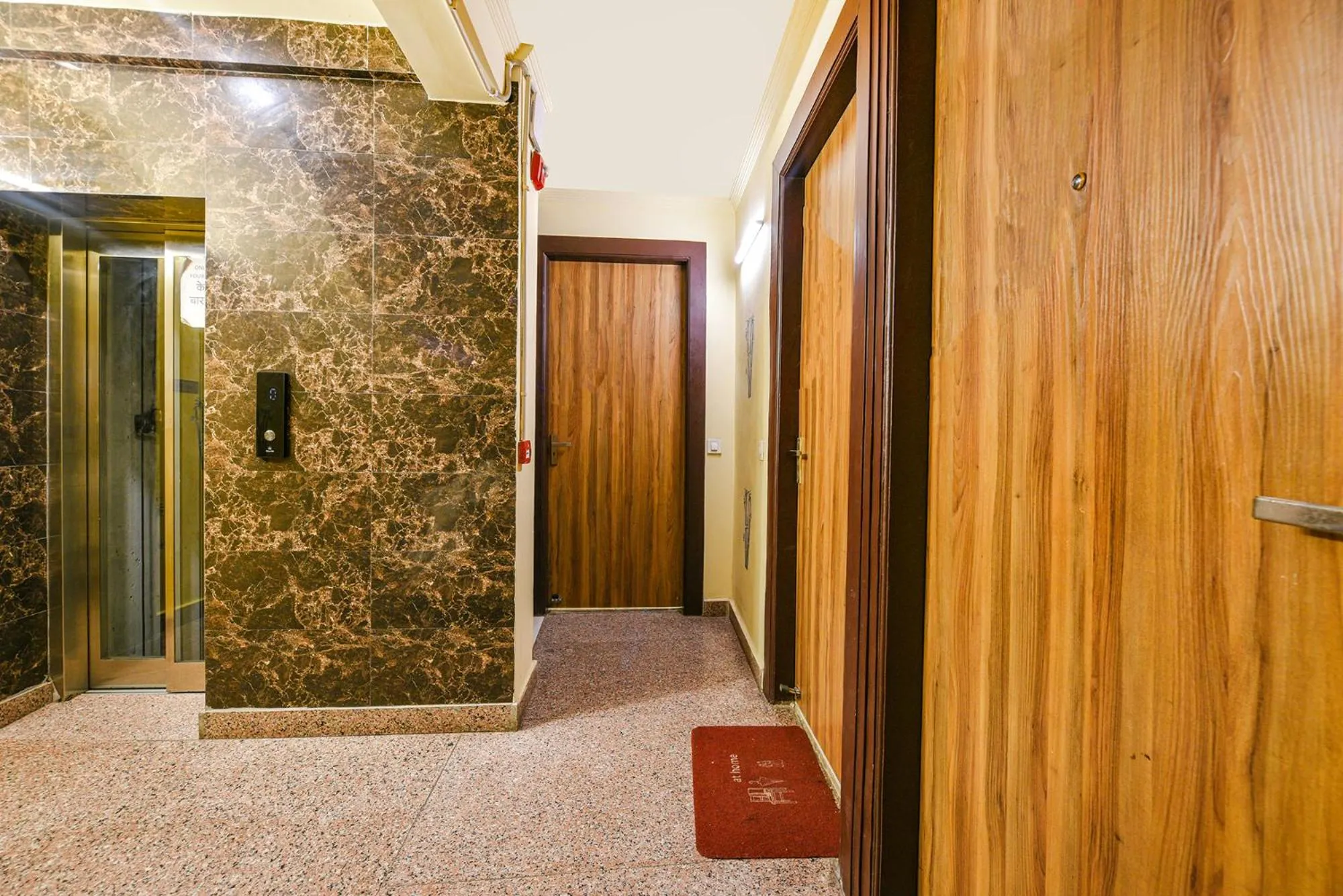 Lobby or reception in FabHotel Ishtara Auberge - Nr Yashobhoomi Convention Centre