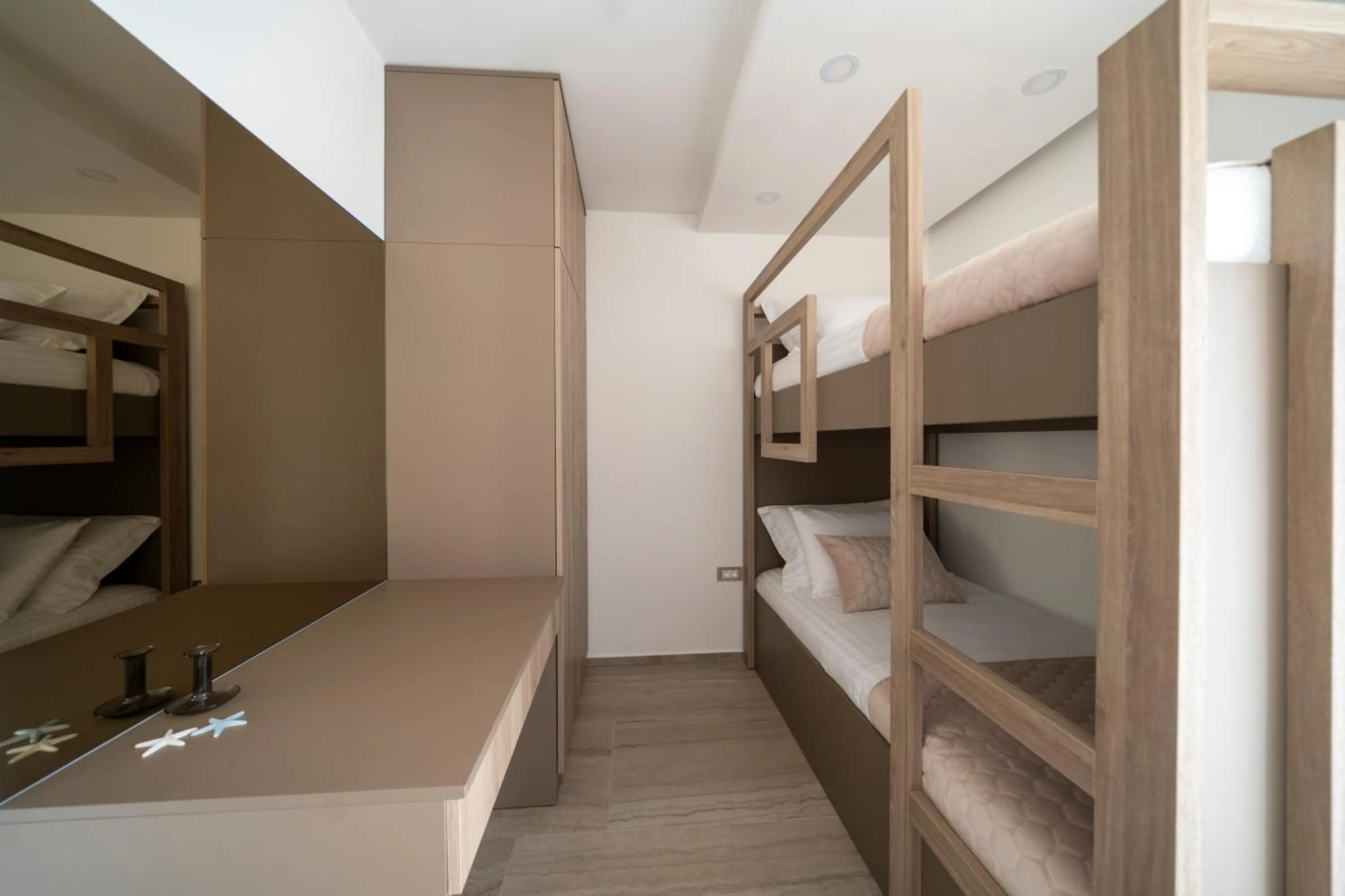 bunk bed, Bed in DʻArt Villa