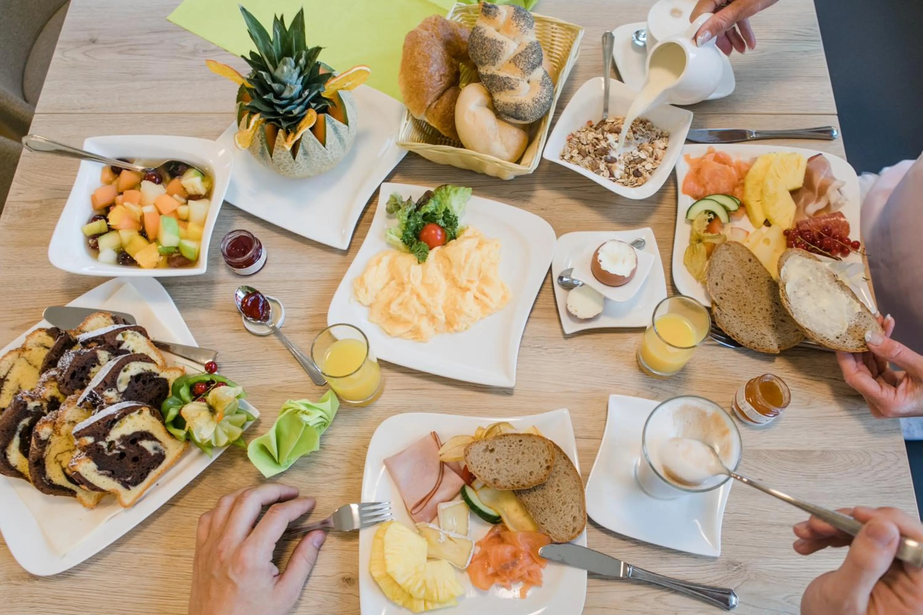 Restaurant/places to eat in R&R Residenzen HOTEL