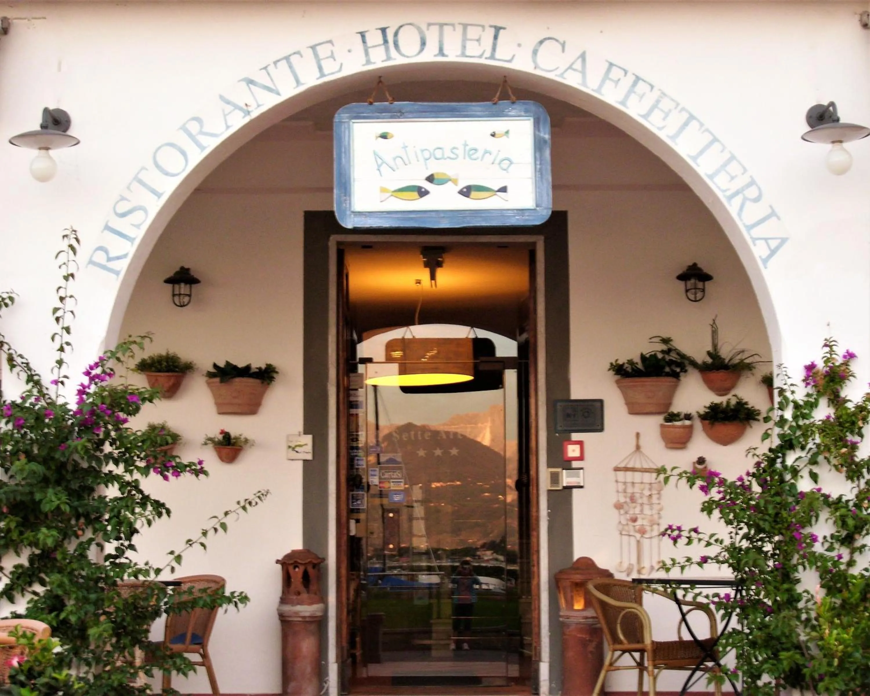 Facade/entrance in Hotel Sette Archi