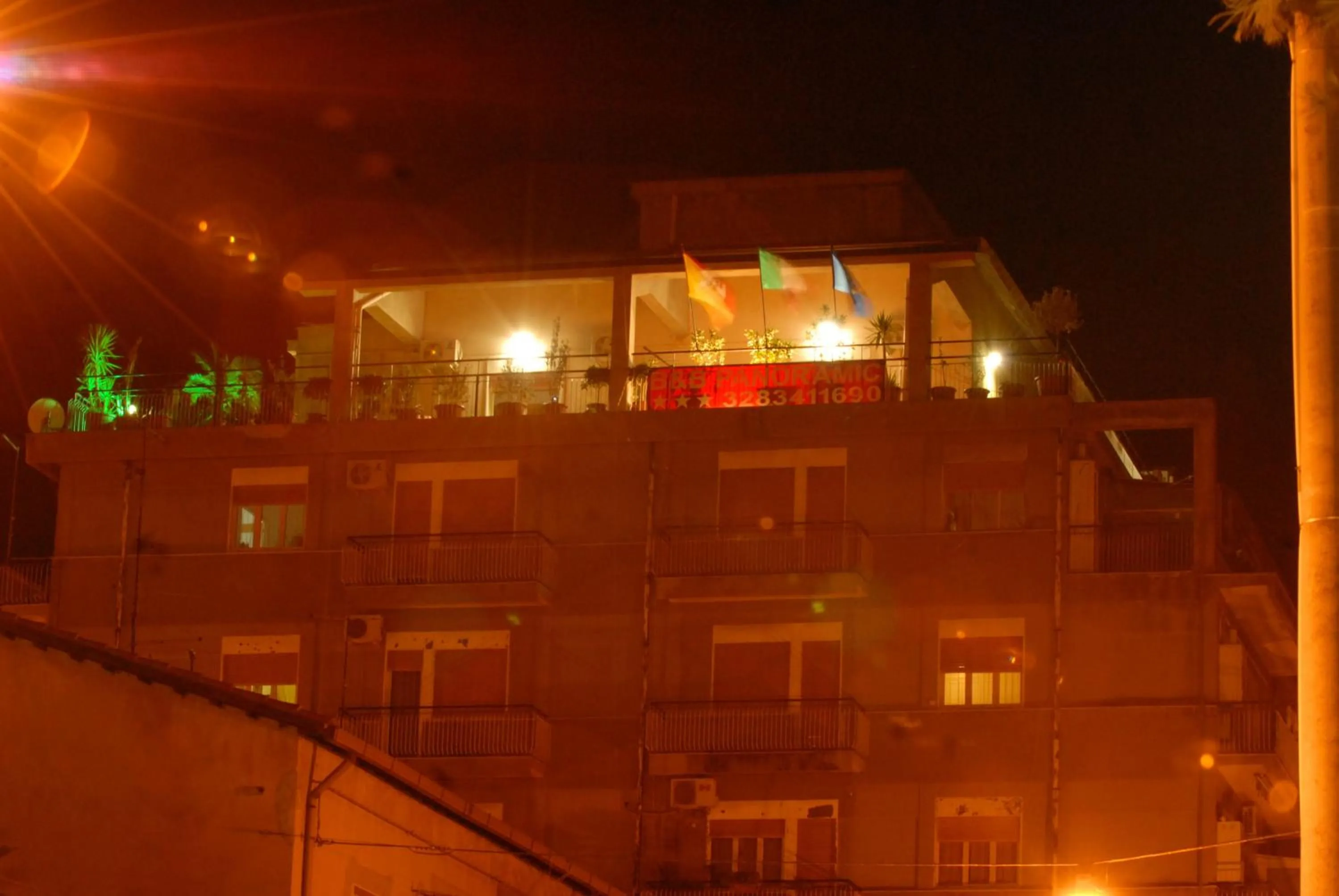 Communal lounge/ TV room in B&B Panoramic
