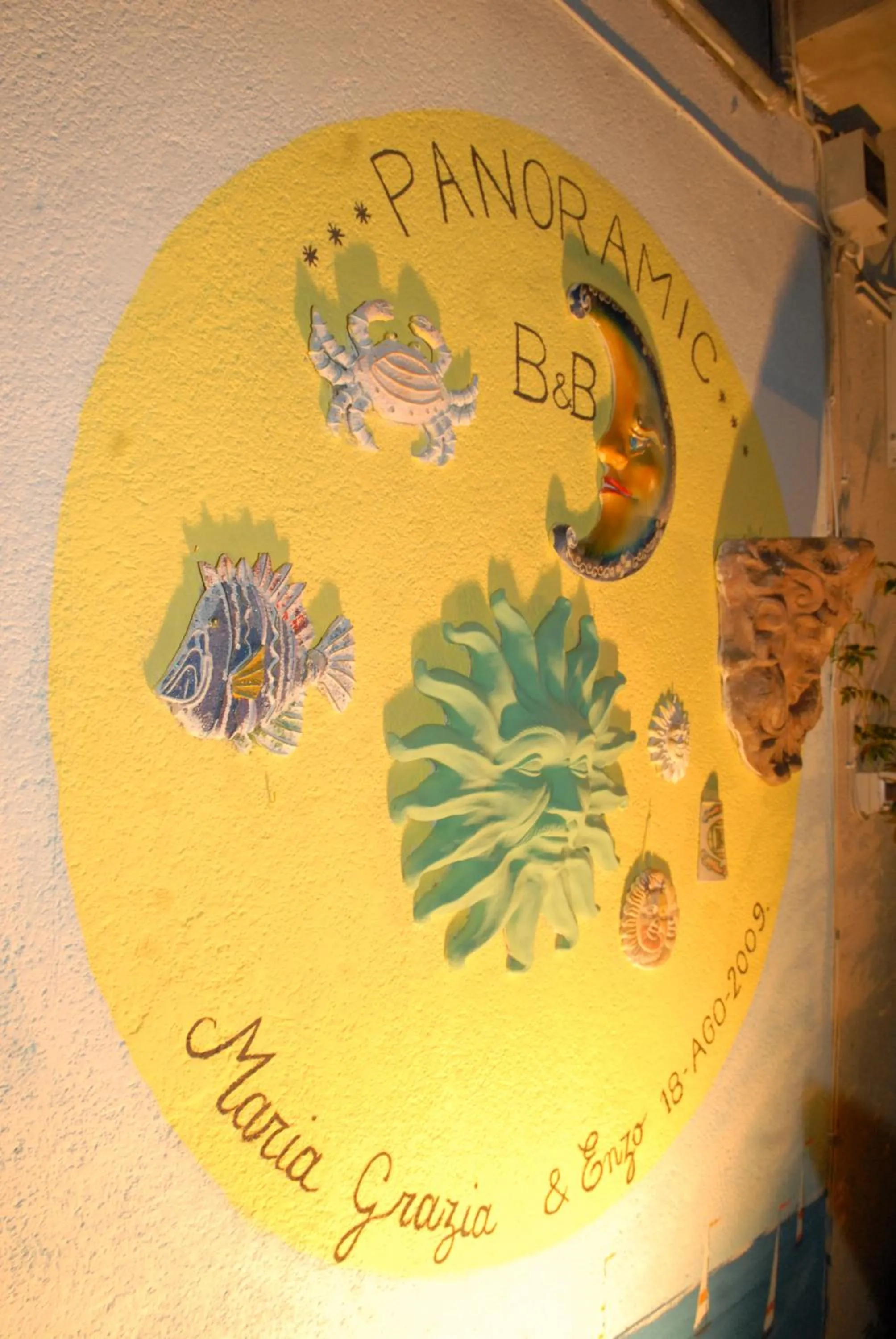 Communal lounge/ TV room in B&B Panoramic