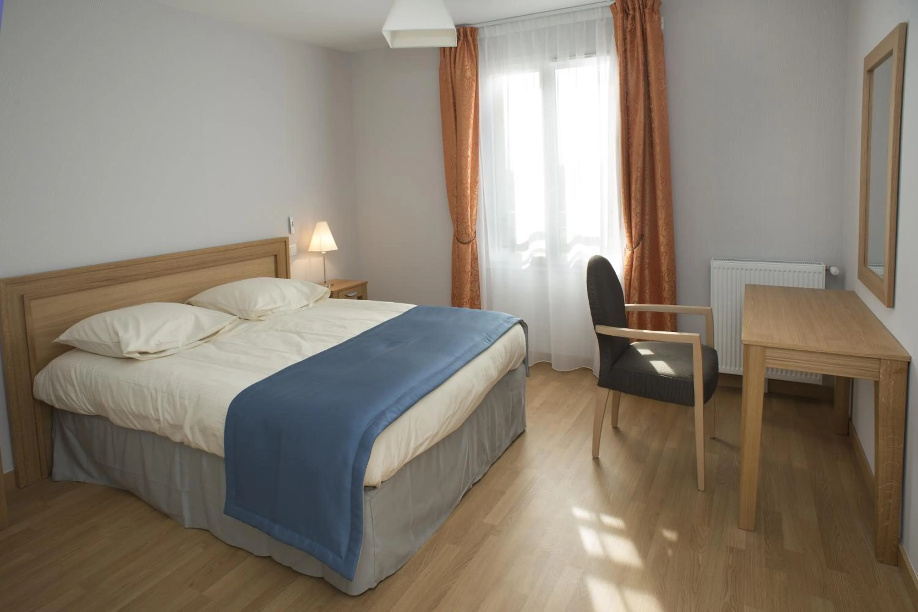 Bedroom, Bed in Domitys Les Cigales du Lubéron