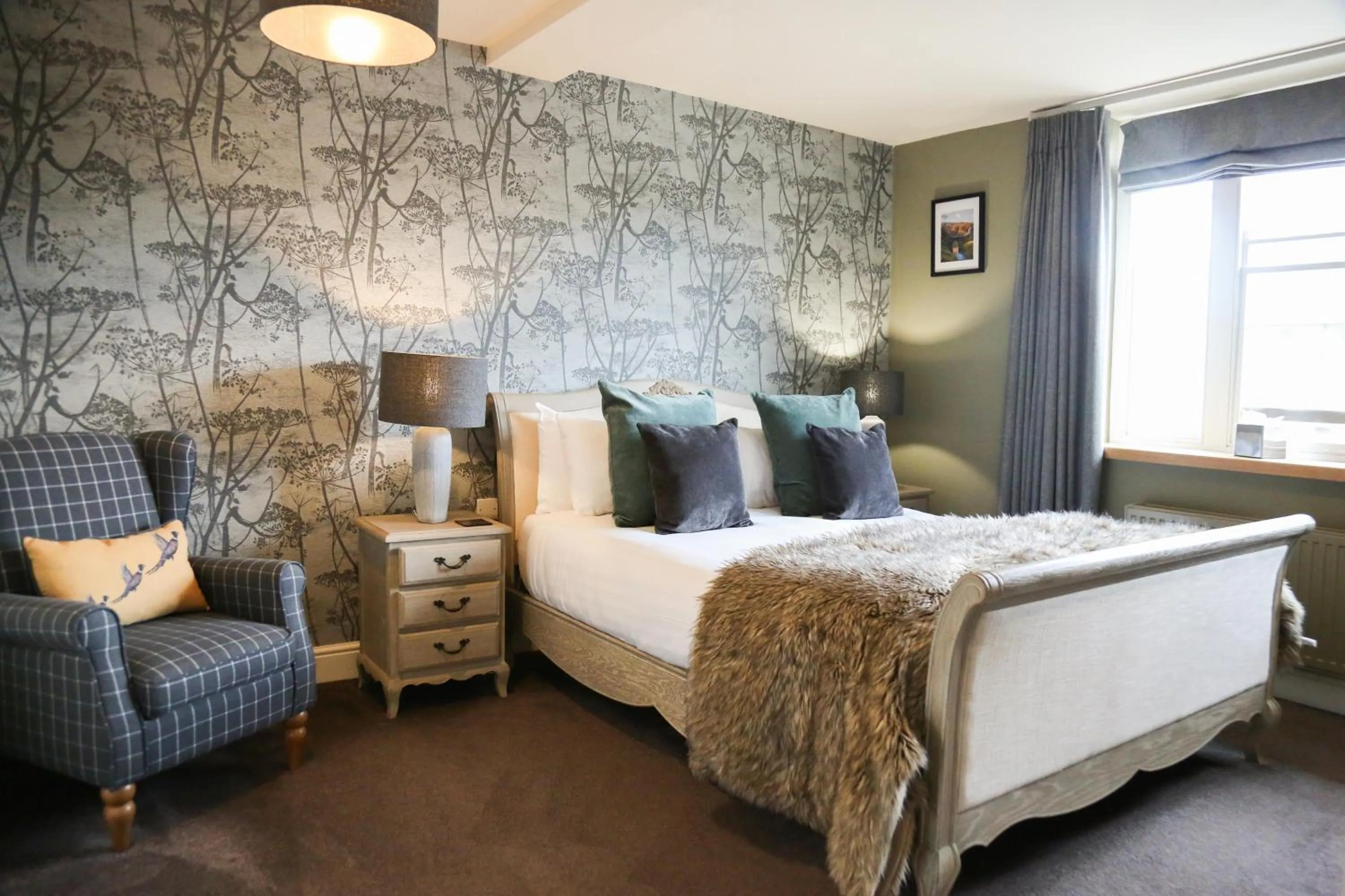 Bedroom, Bed in The Charlton Arms