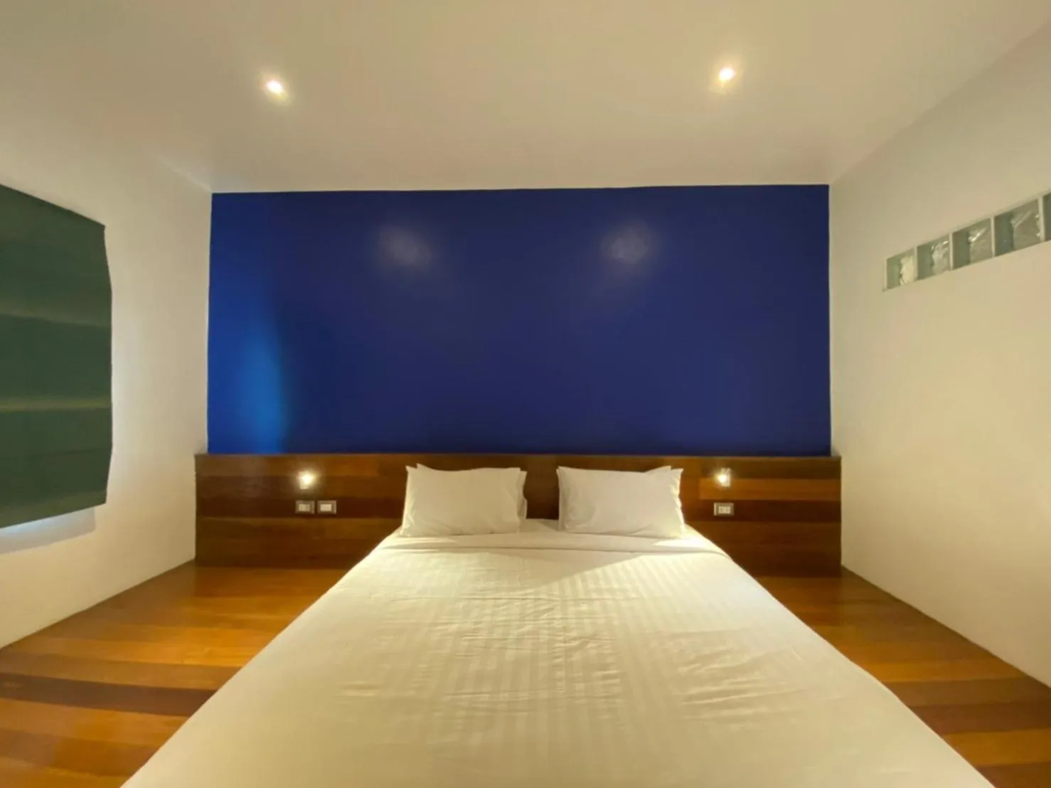 Bed in TATATA Koh Tao