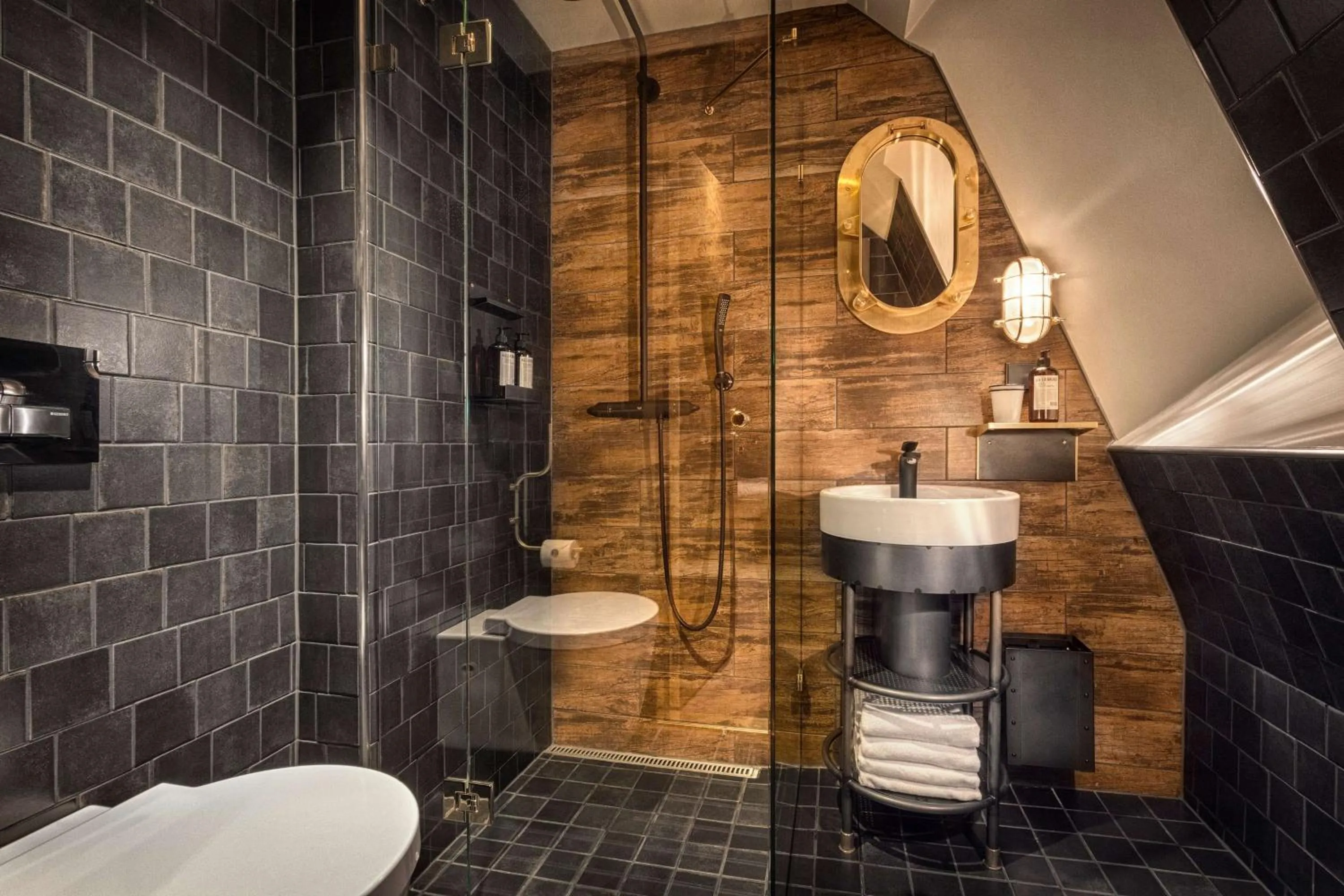 Bathroom in Stora Hotellet; BW Premier Collection