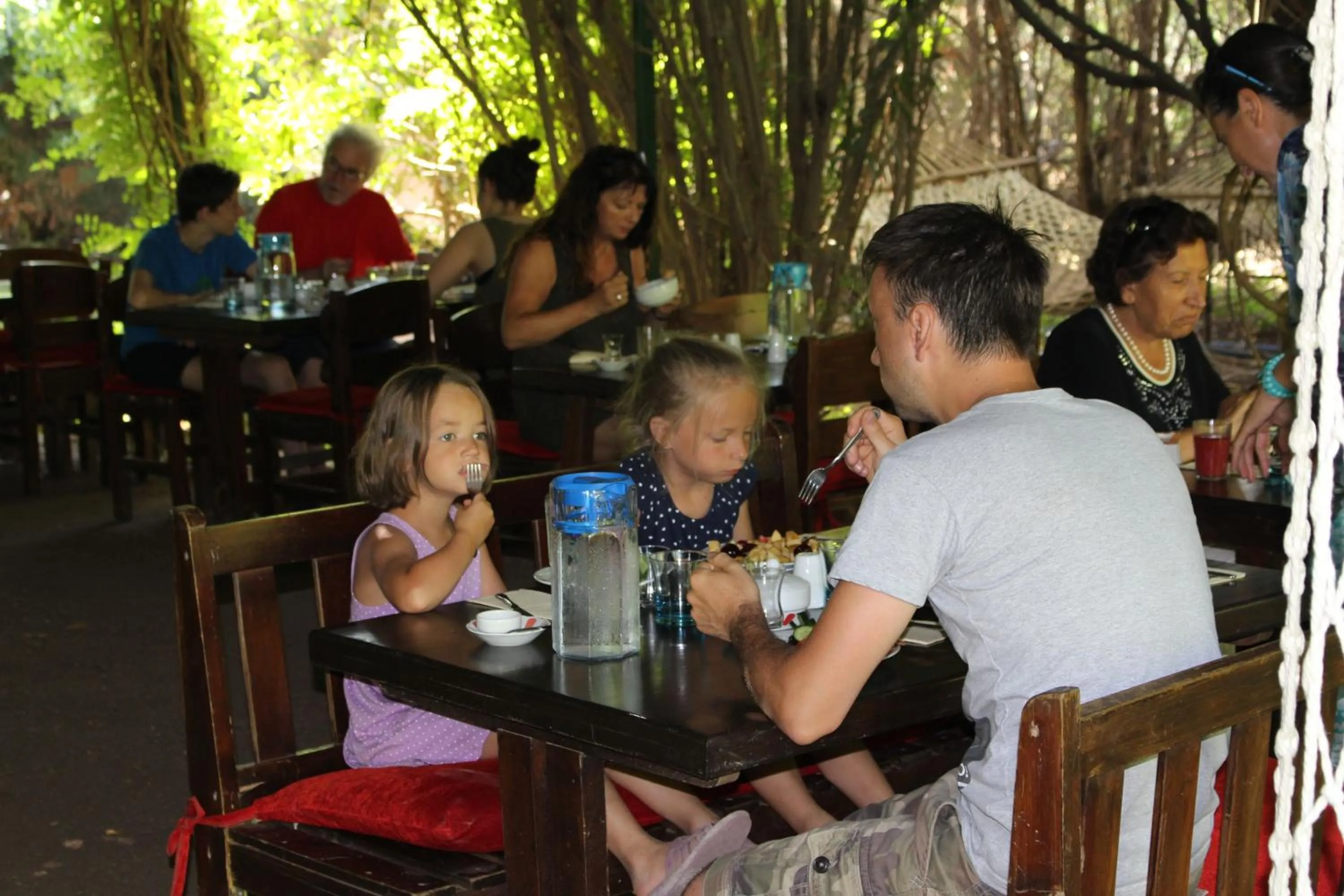 Restaurant/places to eat in Hemerans Anatolia