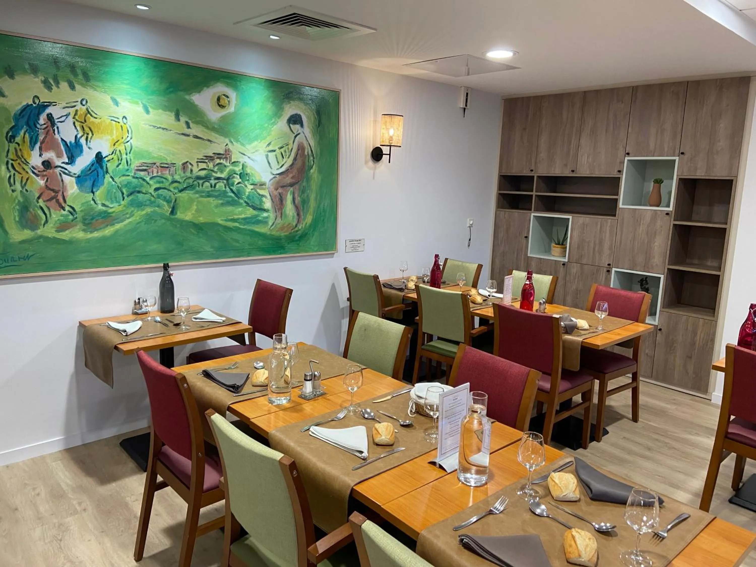 Restaurant/places to eat in Domitys Le Parc Saint Germain