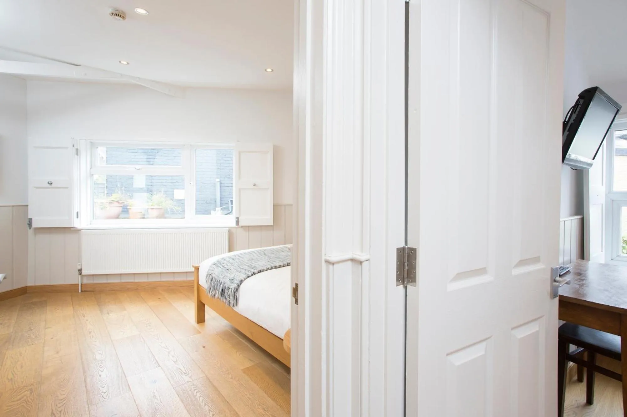 Bed in Hotel Continental