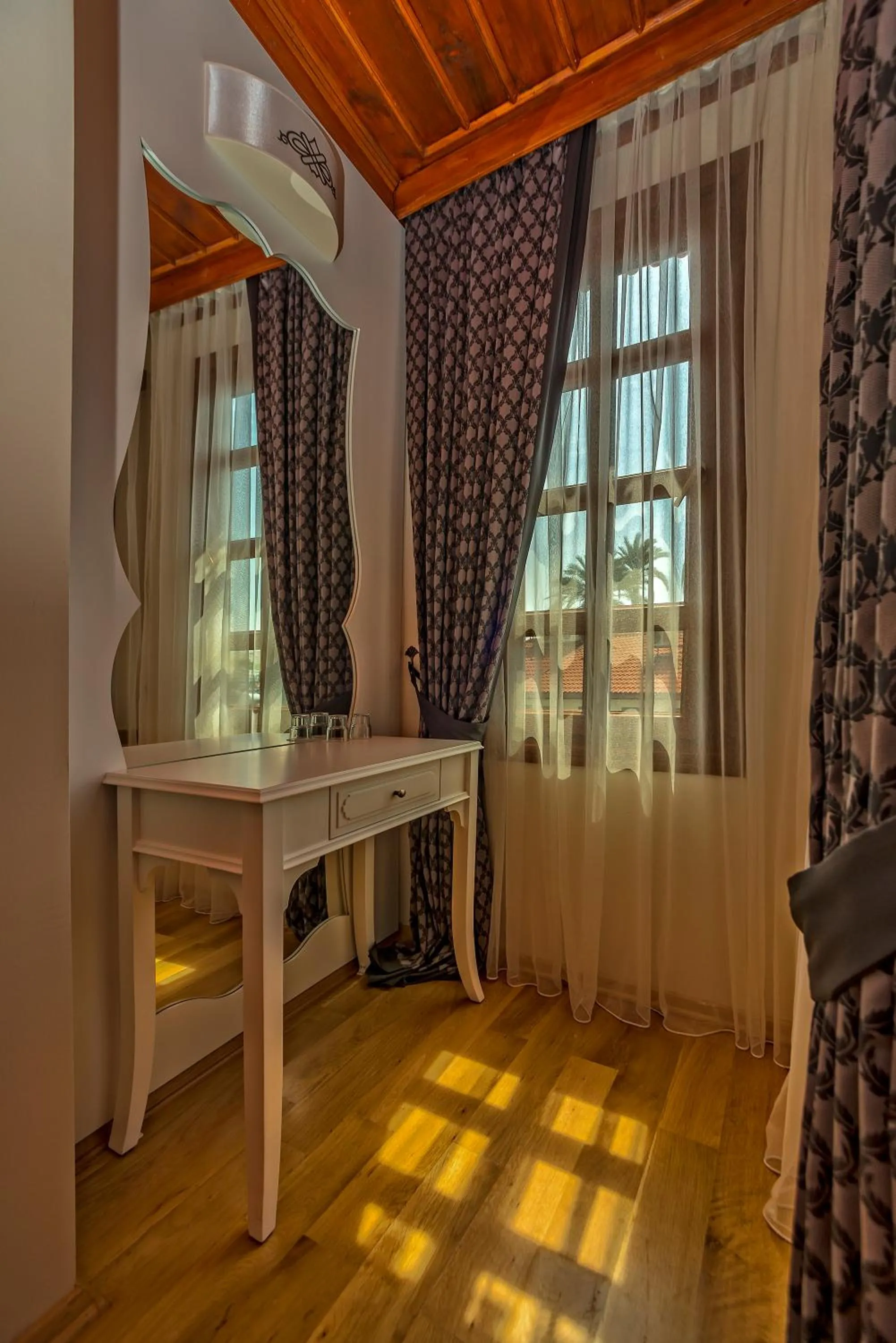 Decorative detail in Argos Hotel