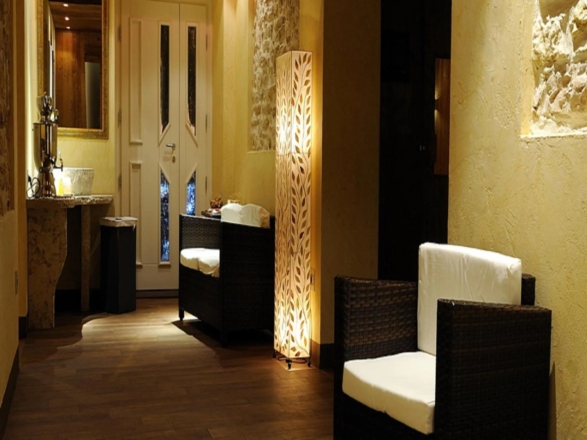 Bed in Hotel Paradiso