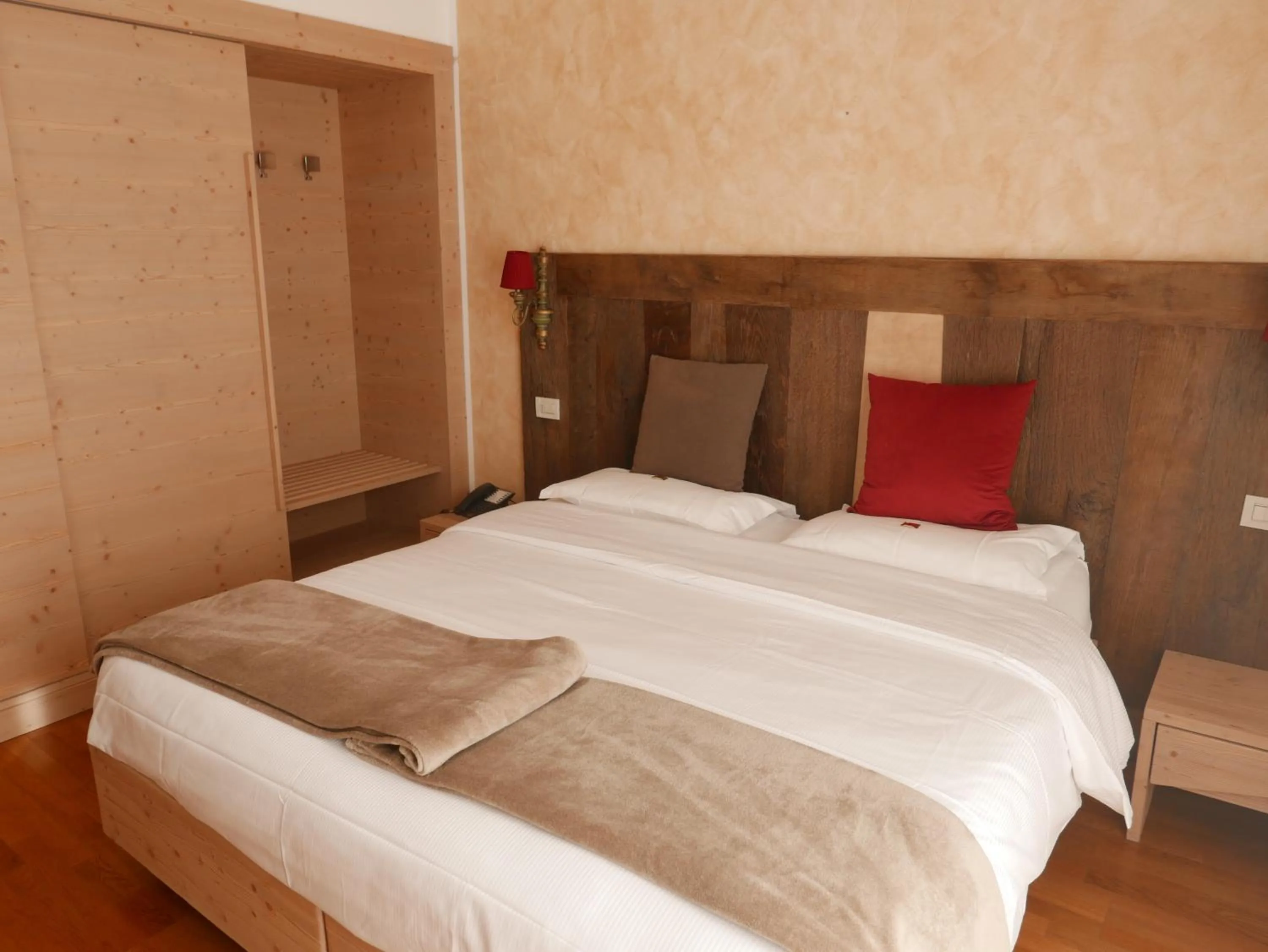 Bed in Hotel Paradiso