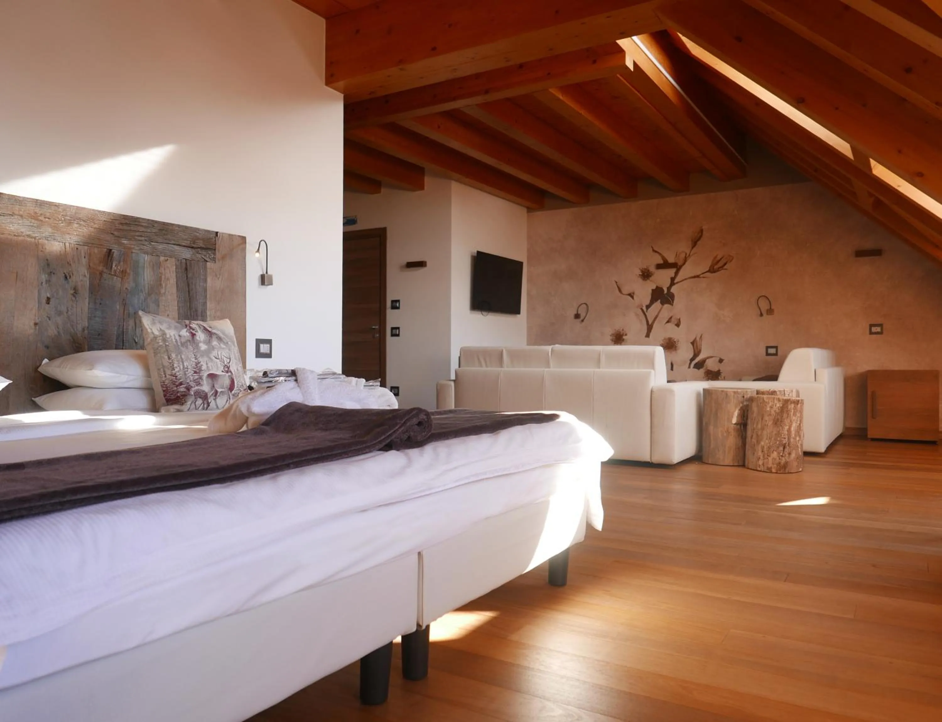 Bed in Hotel Paradiso