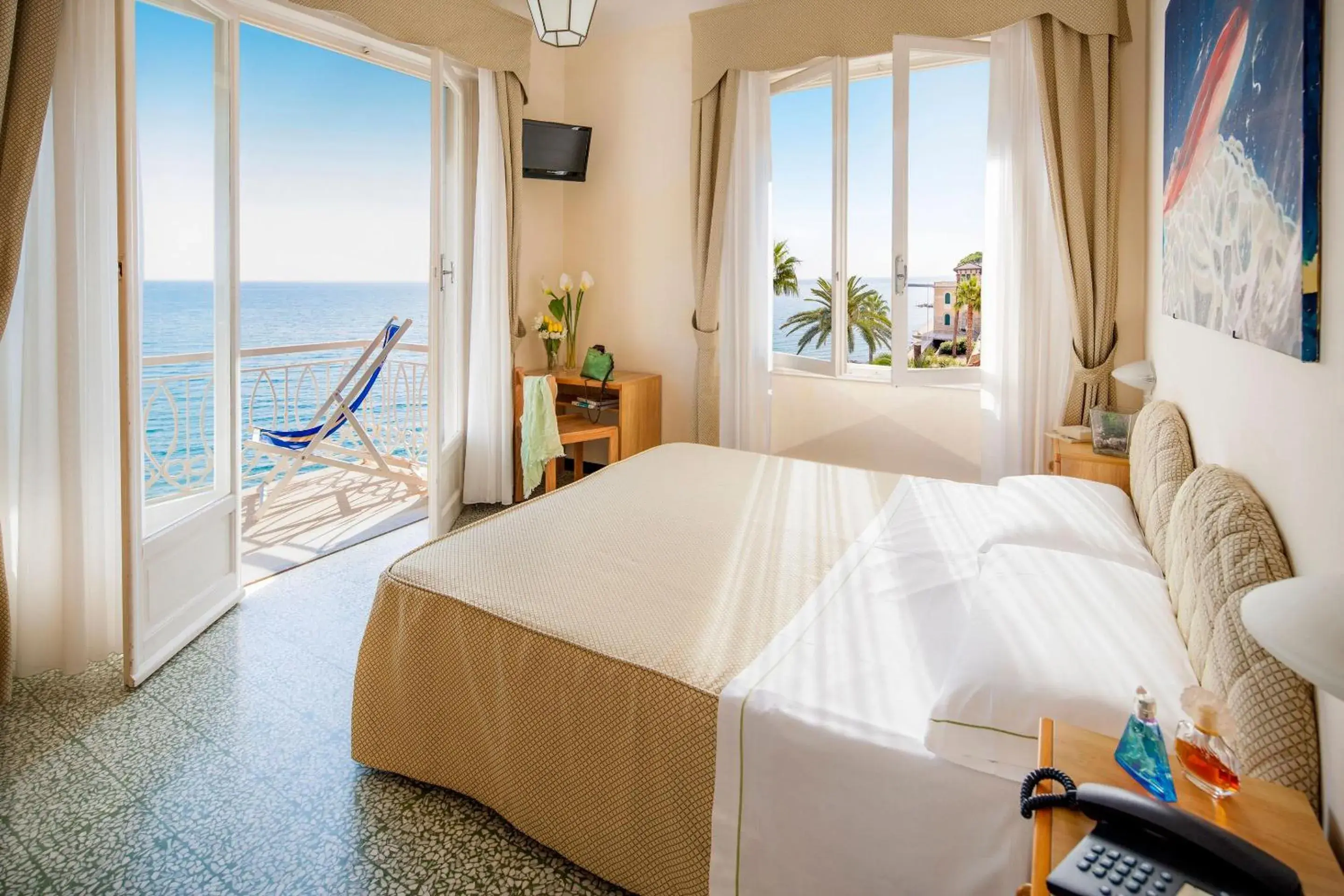 Deluxe Double Room with Sea View in Hotel Golfo e Palme Deluxe Double Room with Sea View in Hotel Golfo e Palme