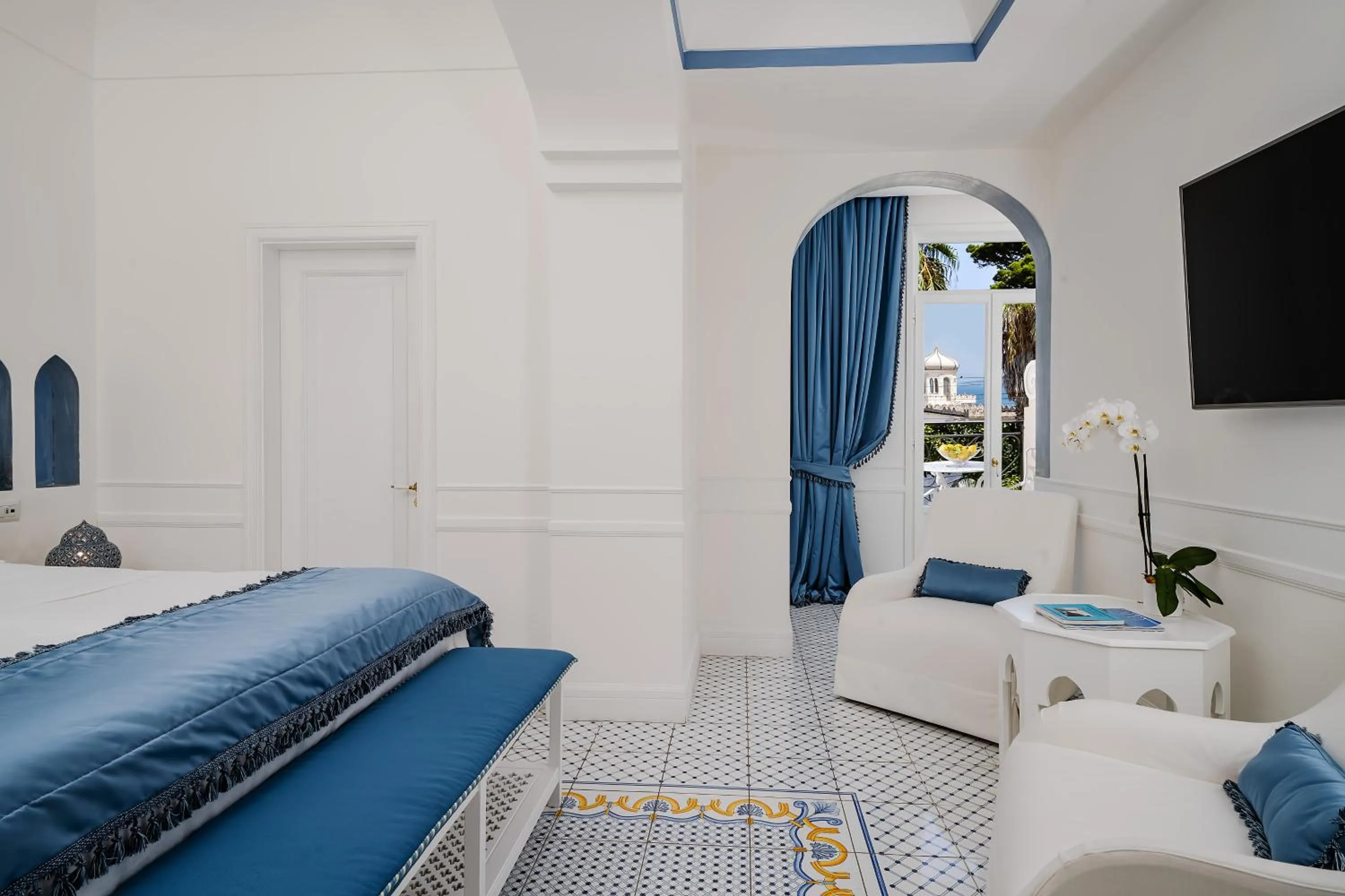 Bed in Luxury Villa Excelsior Parco