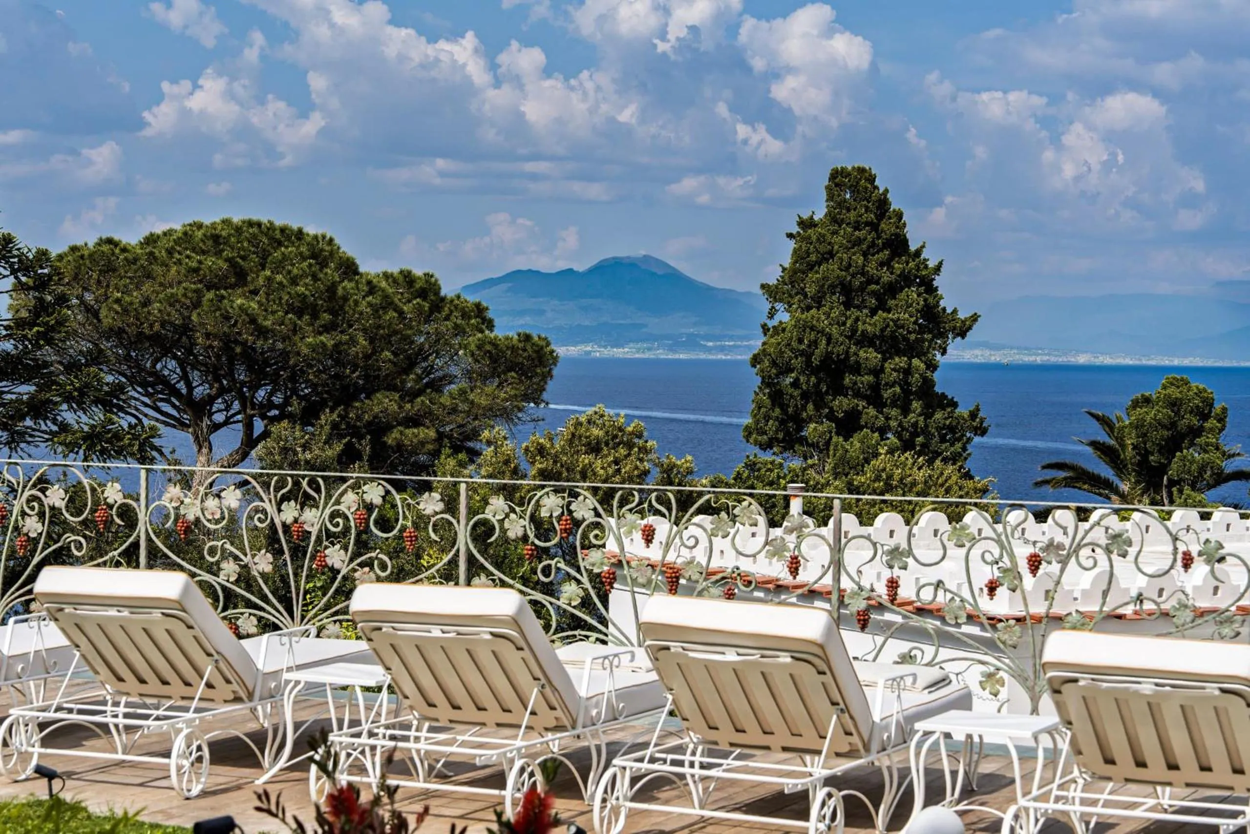 Swimming pool in Luxury Villa Excelsior Parco