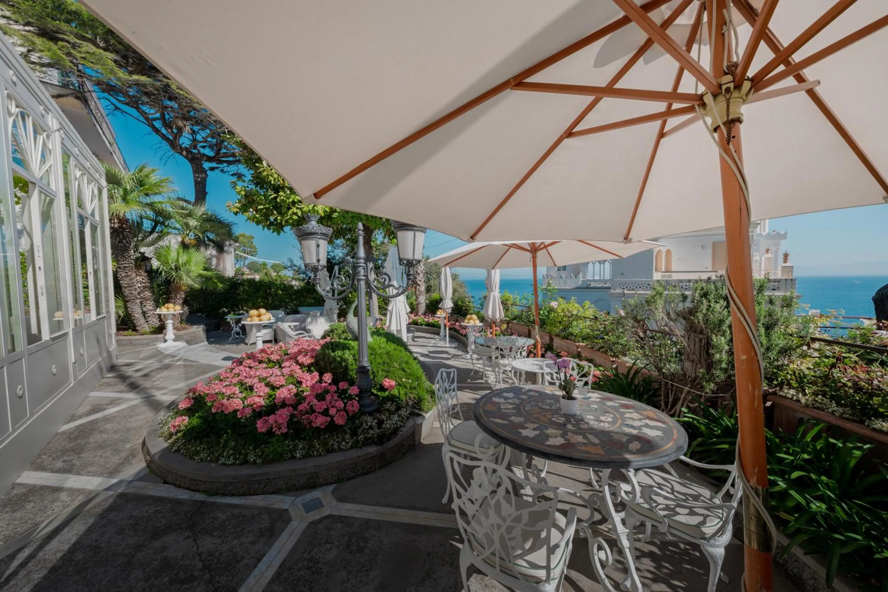 Garden view in Luxury Villa Excelsior Parco