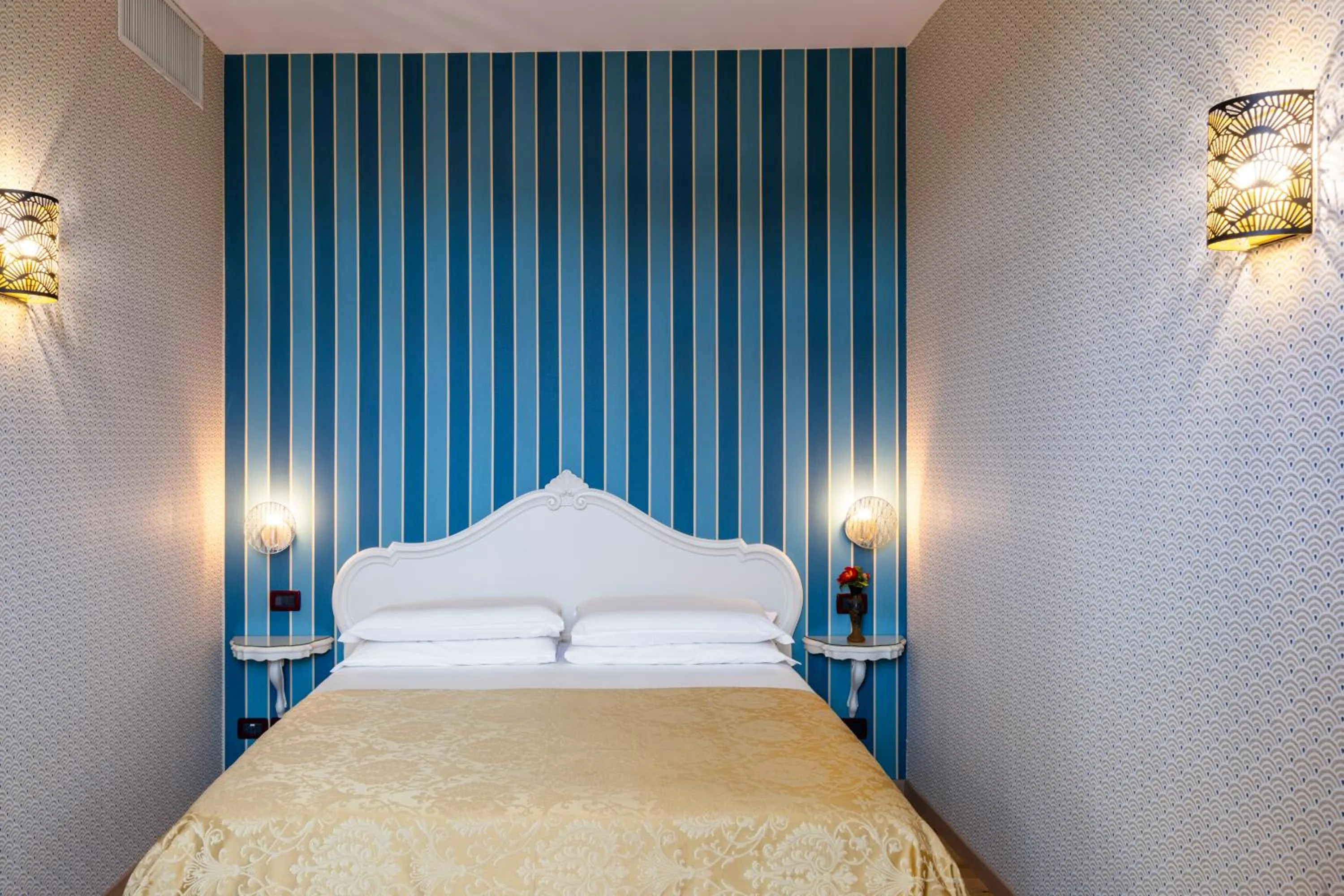 Bed in Hotel Atlanta Augustus