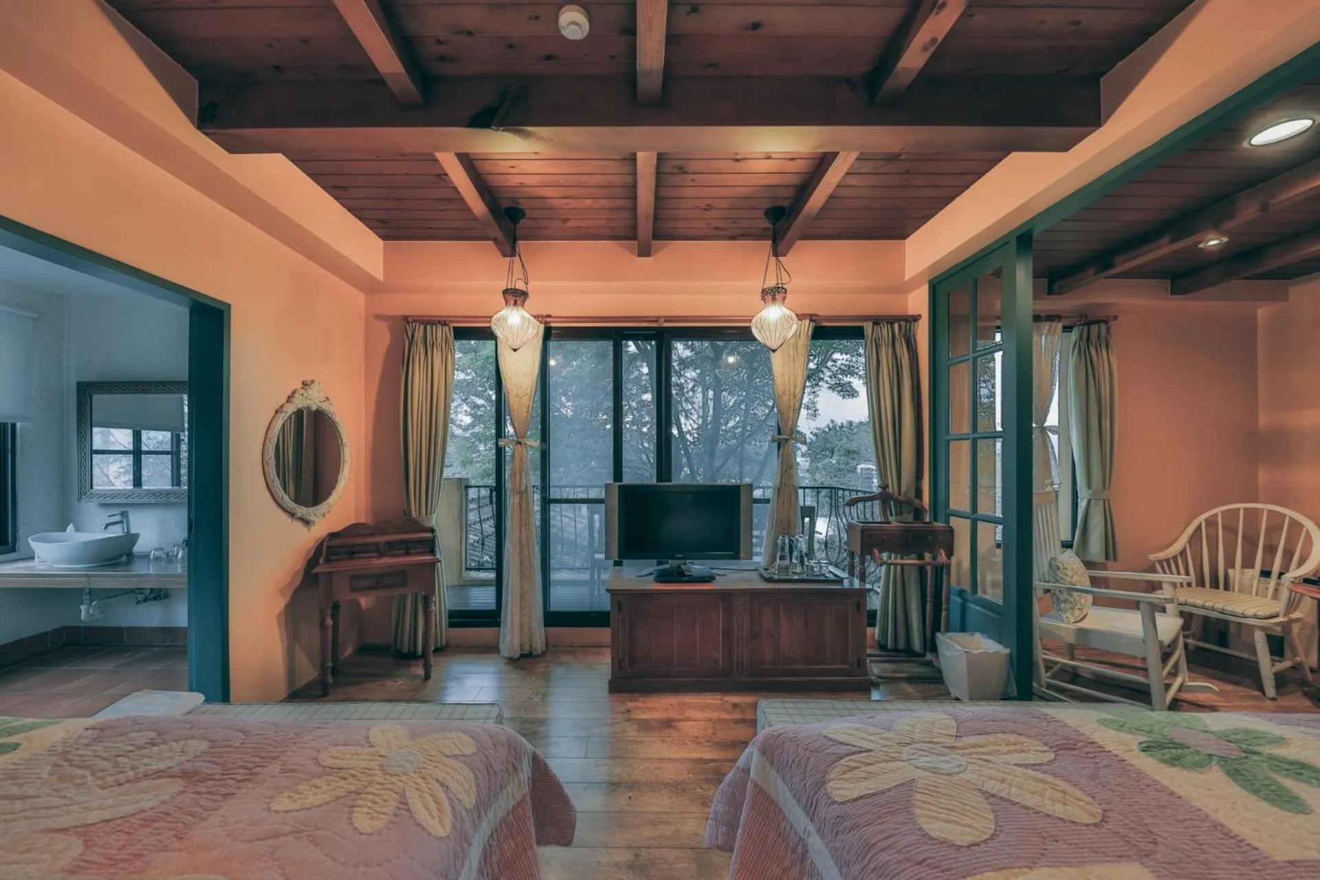 Photo of the whole room, Bed in Sunday Home