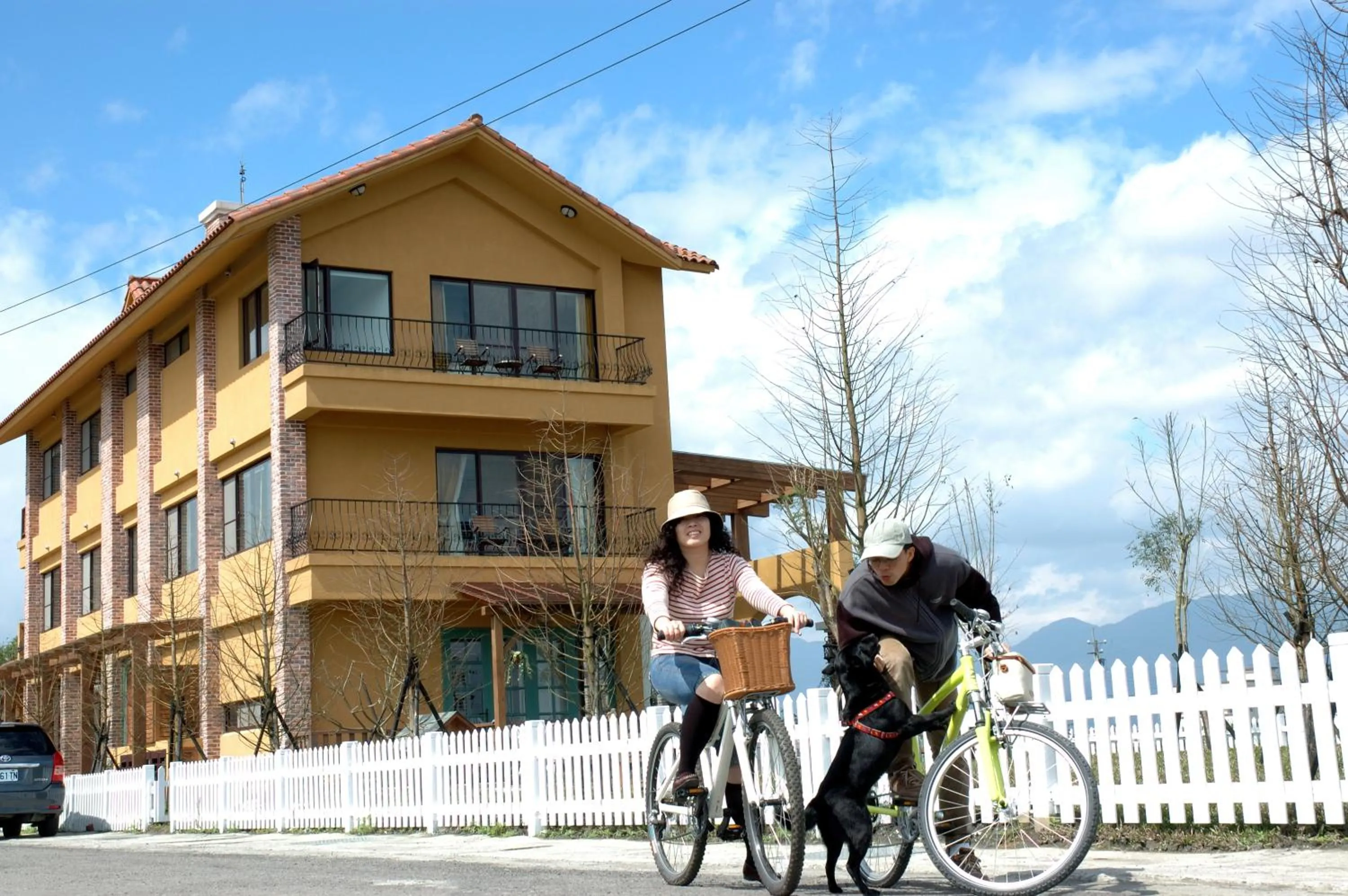 Facade/entrance in Sunday Home