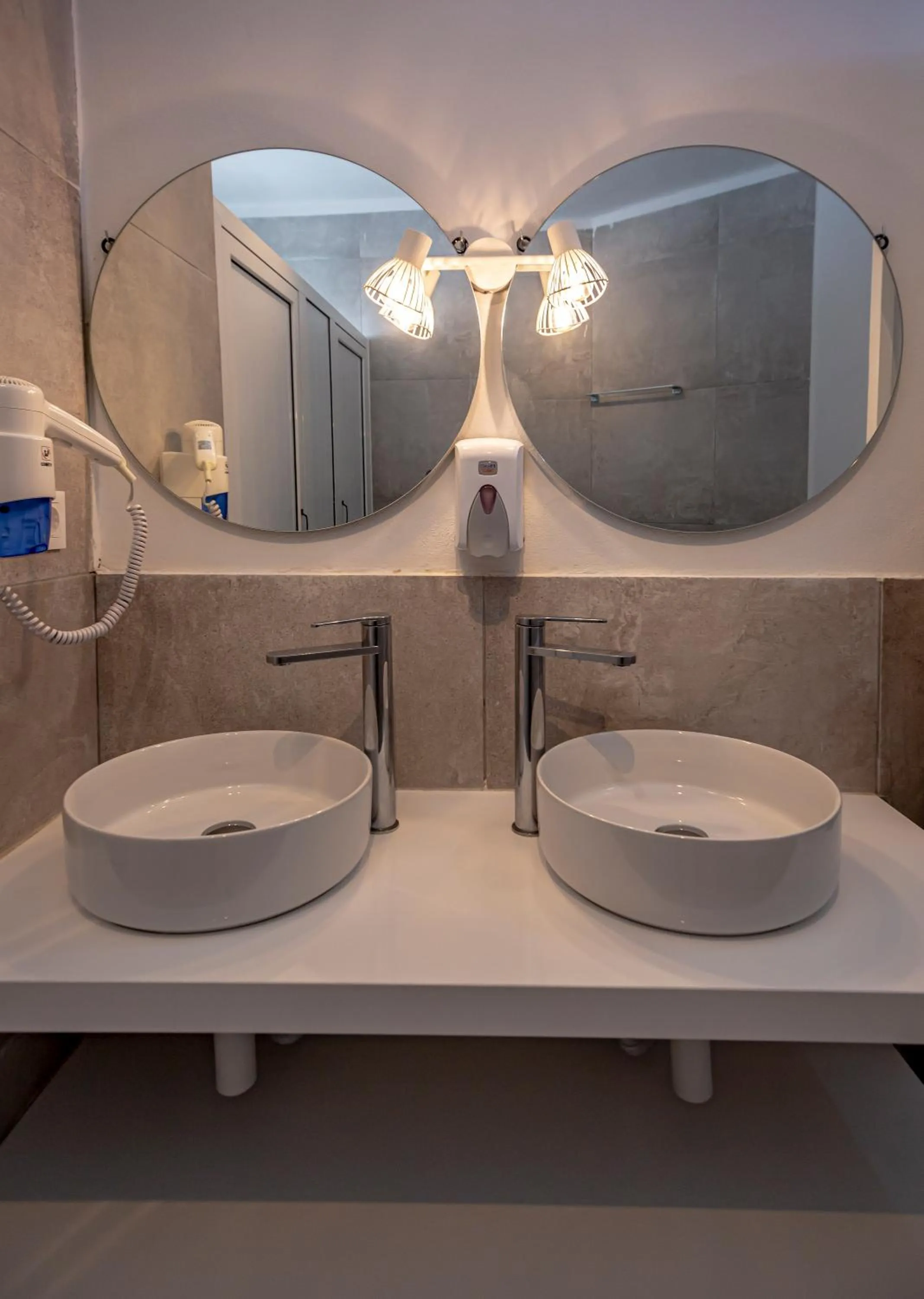 Toilet in Sun Lovers Hostel