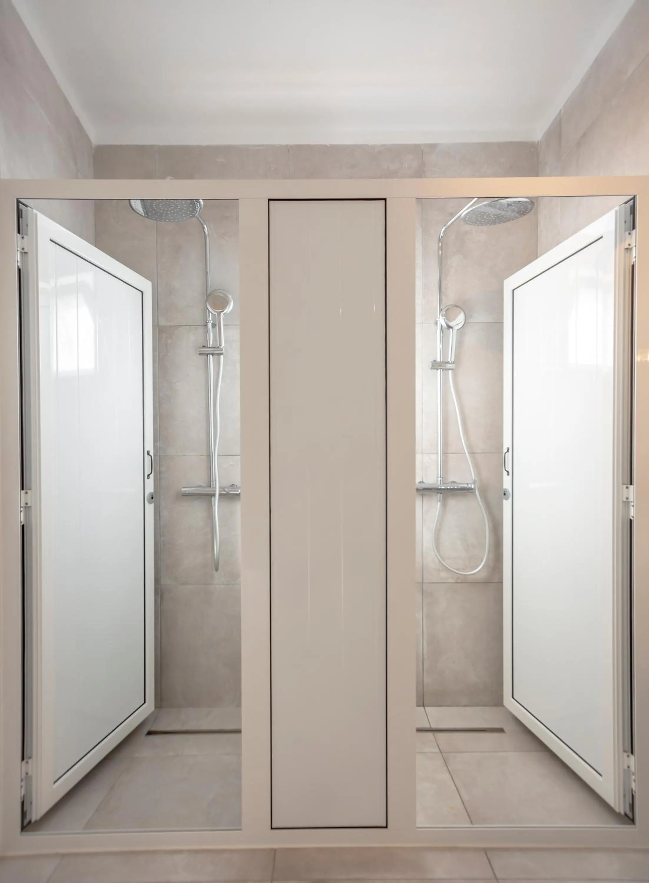 Shower in Sun Lovers Hostel