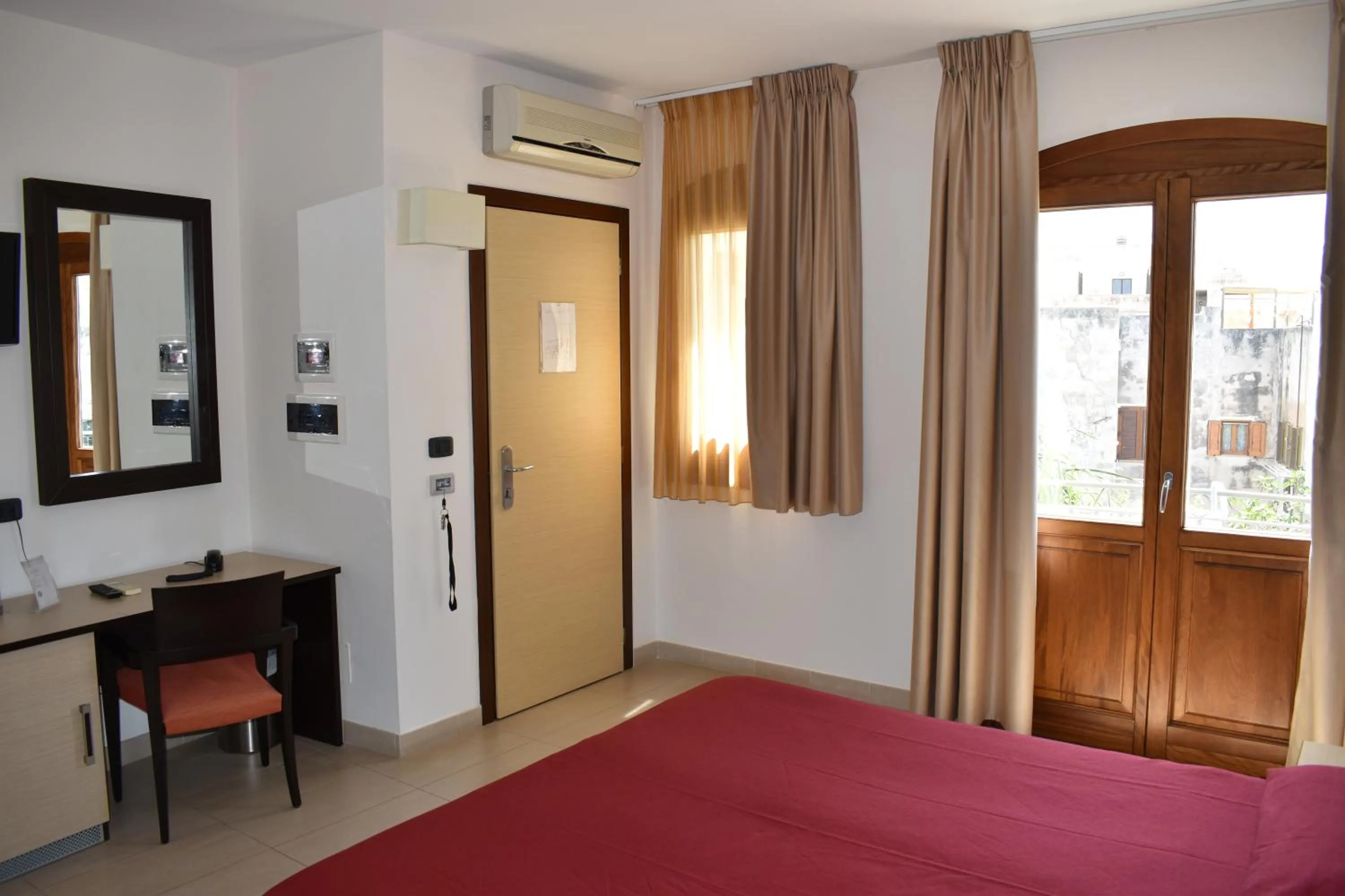 Bedroom, Bed in Hotel Il Portico