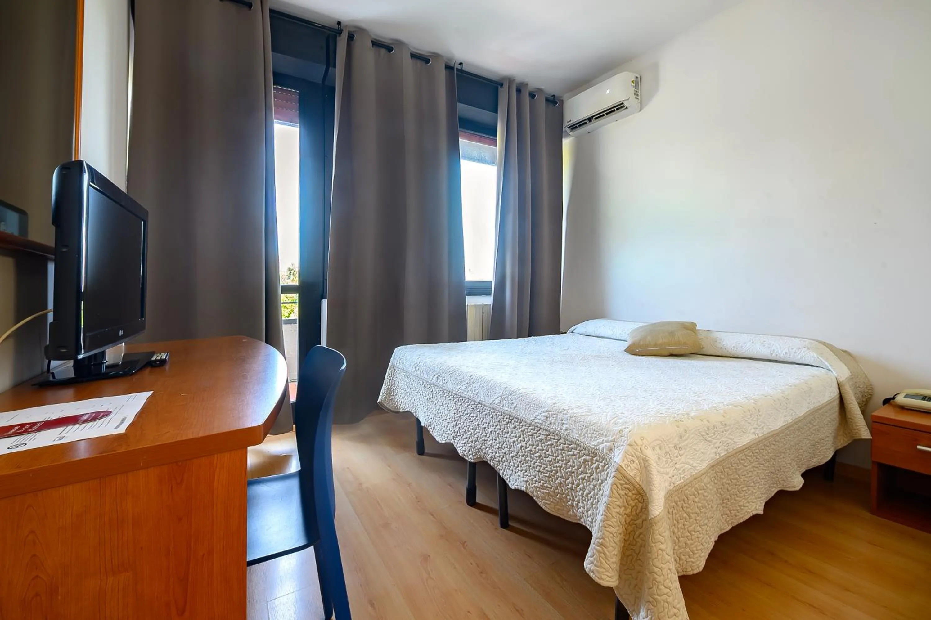 Bed in Hotel Anna Siena Nord