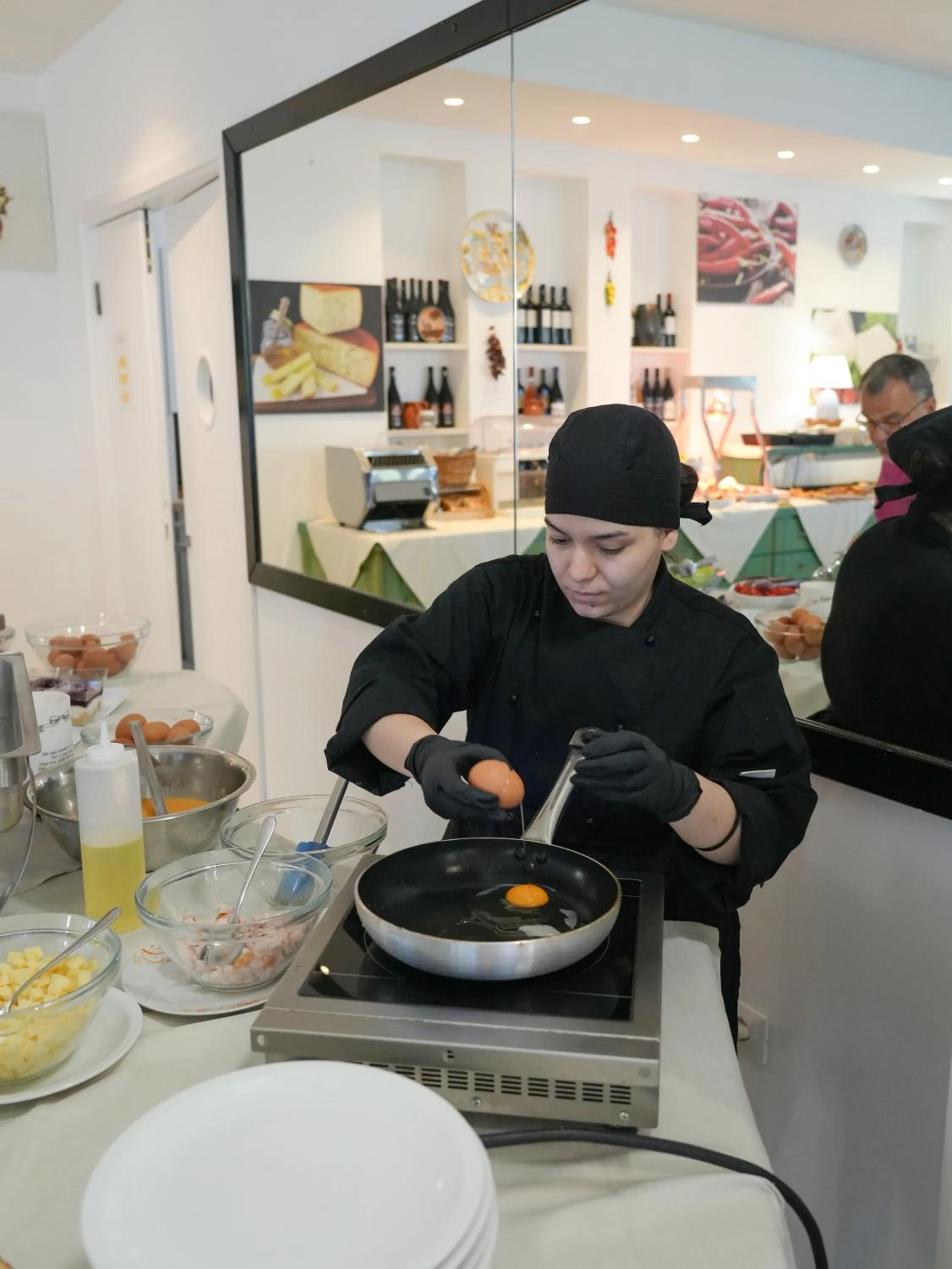 Staff in Hotel MARINELLA parking wi-fi spiaggia attrezzata