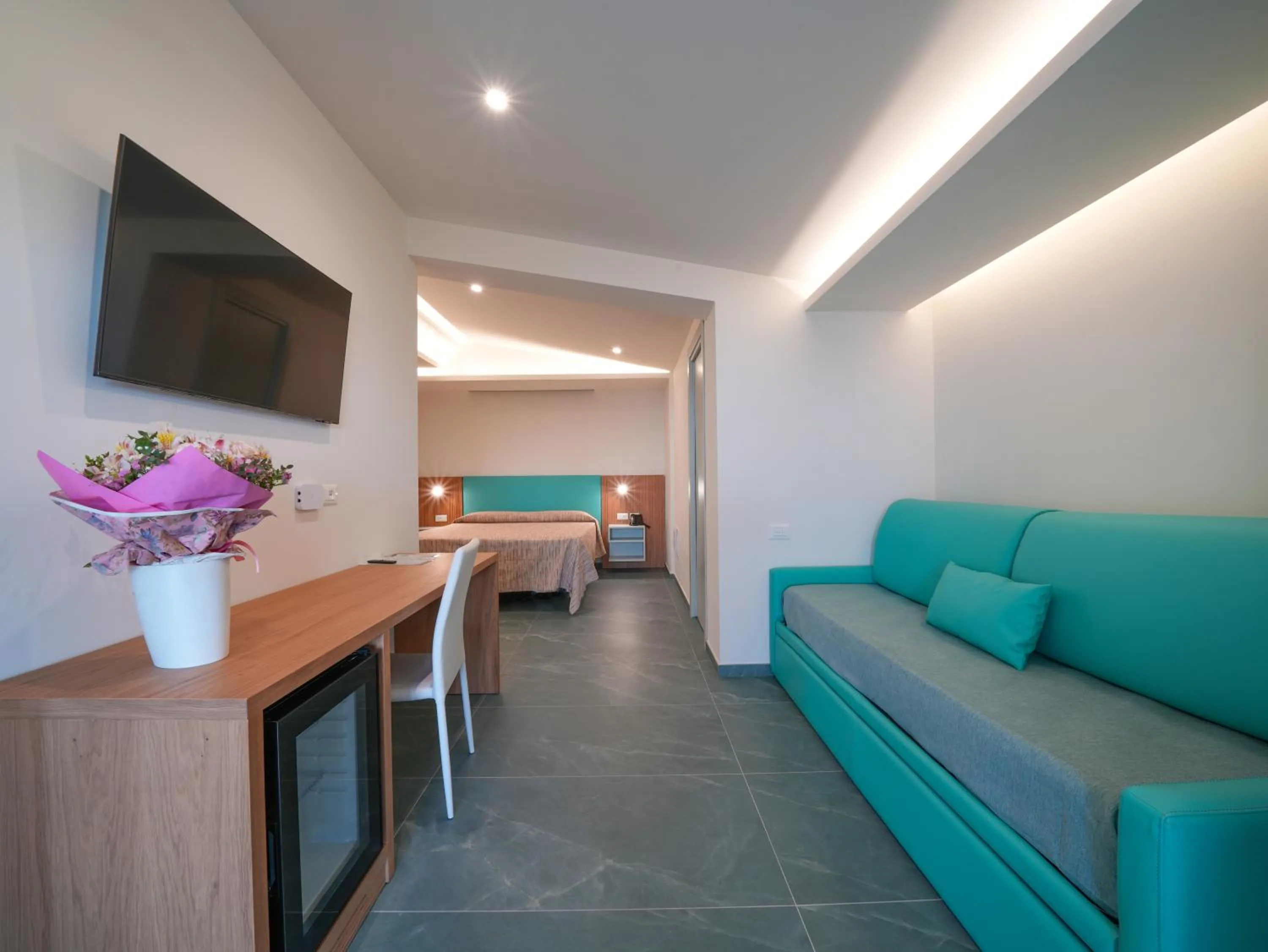 Hotel MARINELLA parking wi-fi spiaggia attrezzata