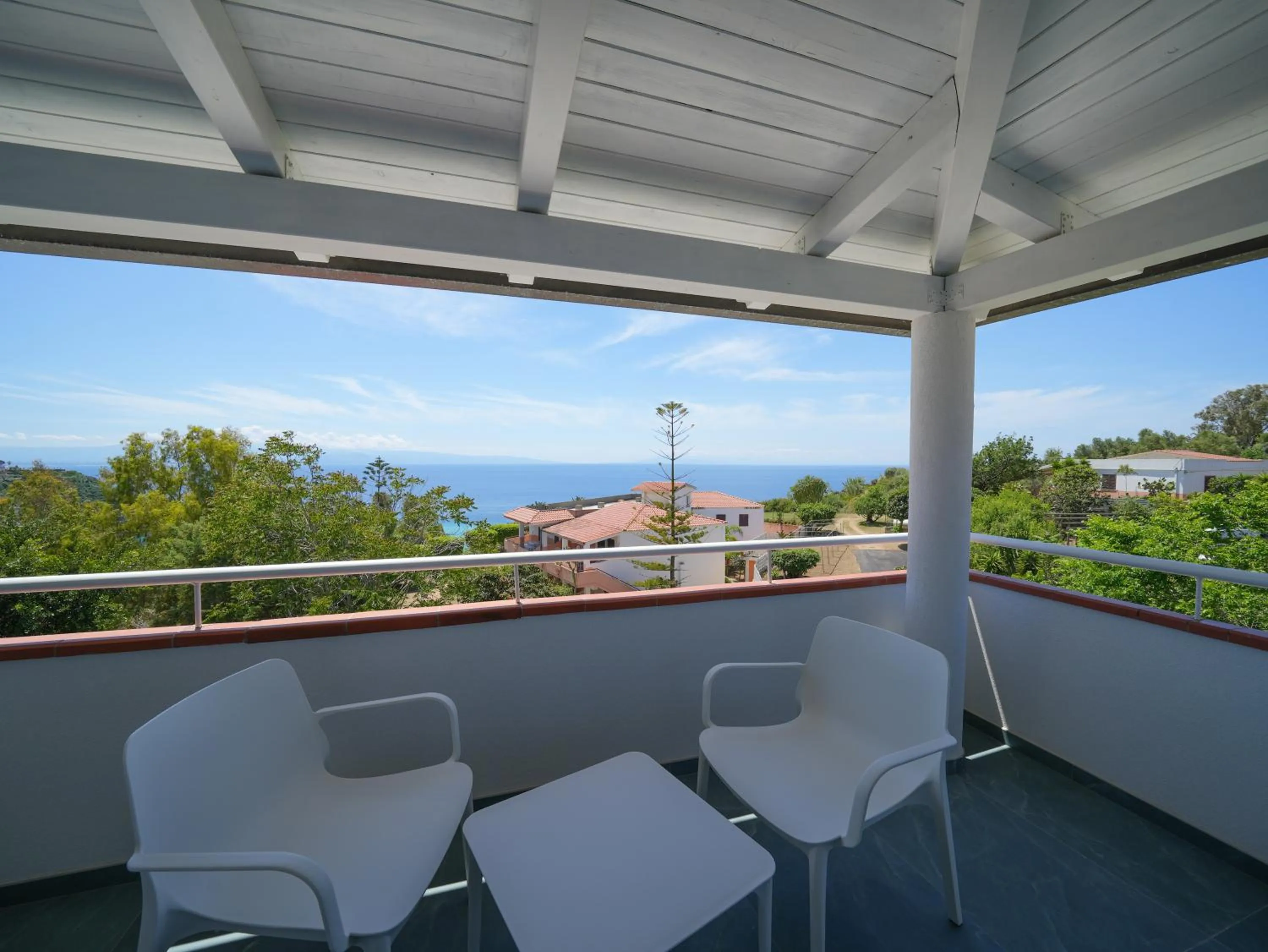 Hotel MARINELLA parking wi-fi spiaggia attrezzata