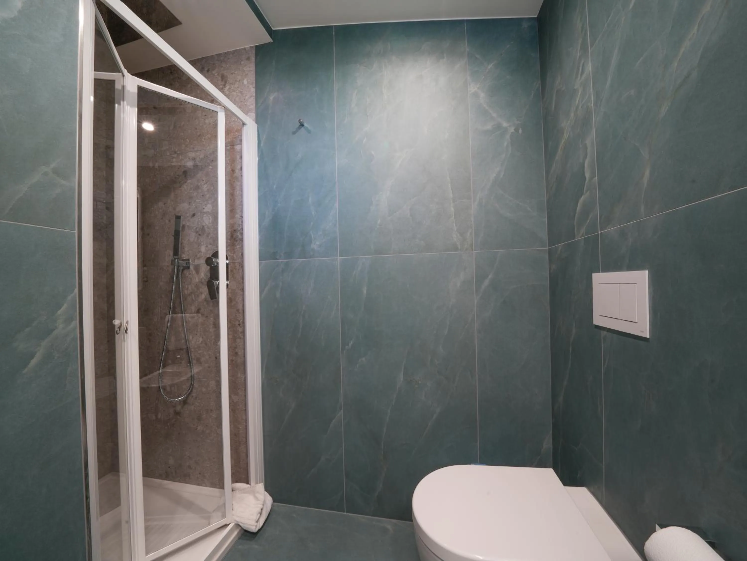 Hotel MARINELLA parking wi-fi spiaggia attrezzata