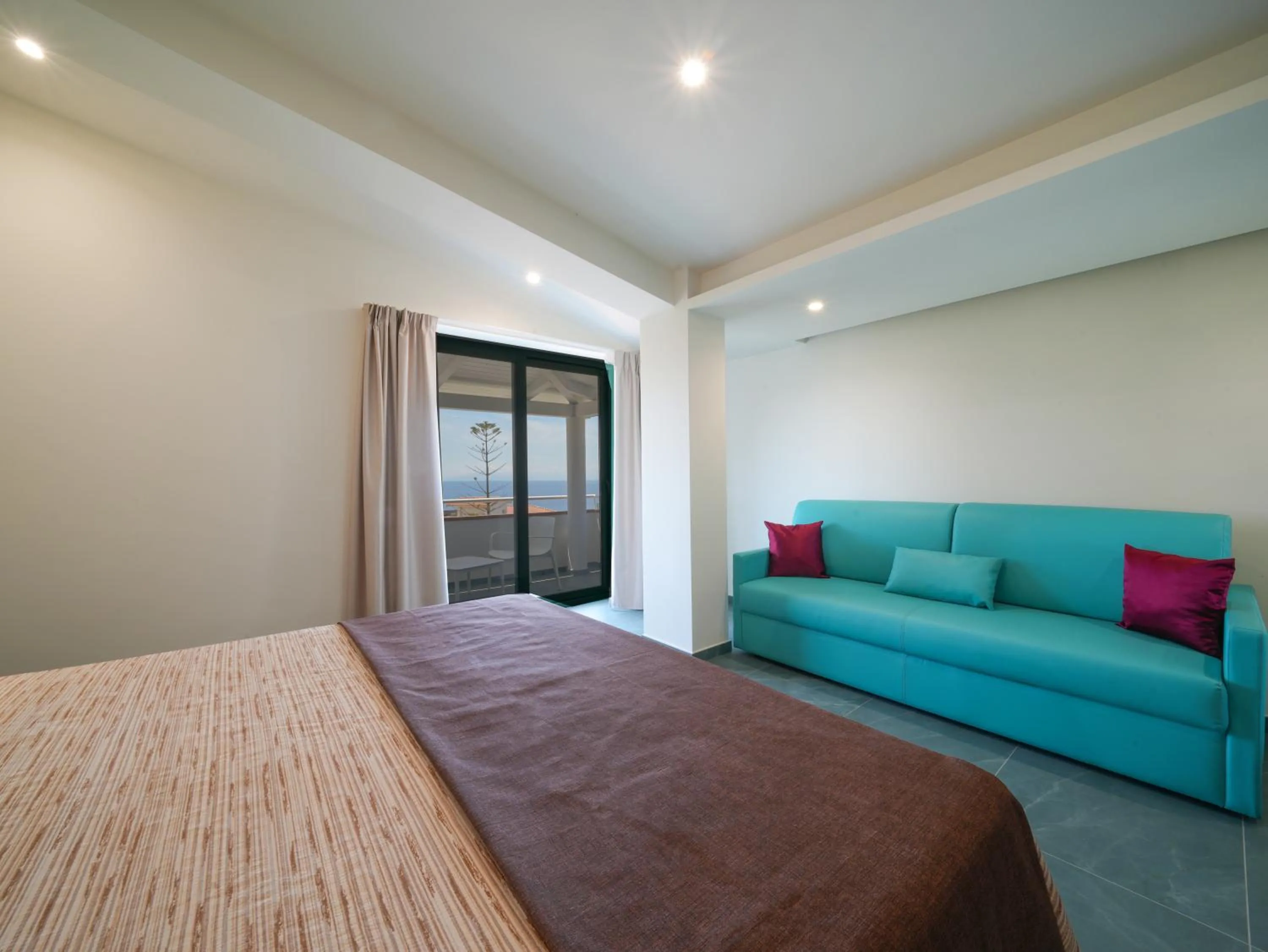 Bed in Hotel MARINELLA parking wi-fi spiaggia attrezzata