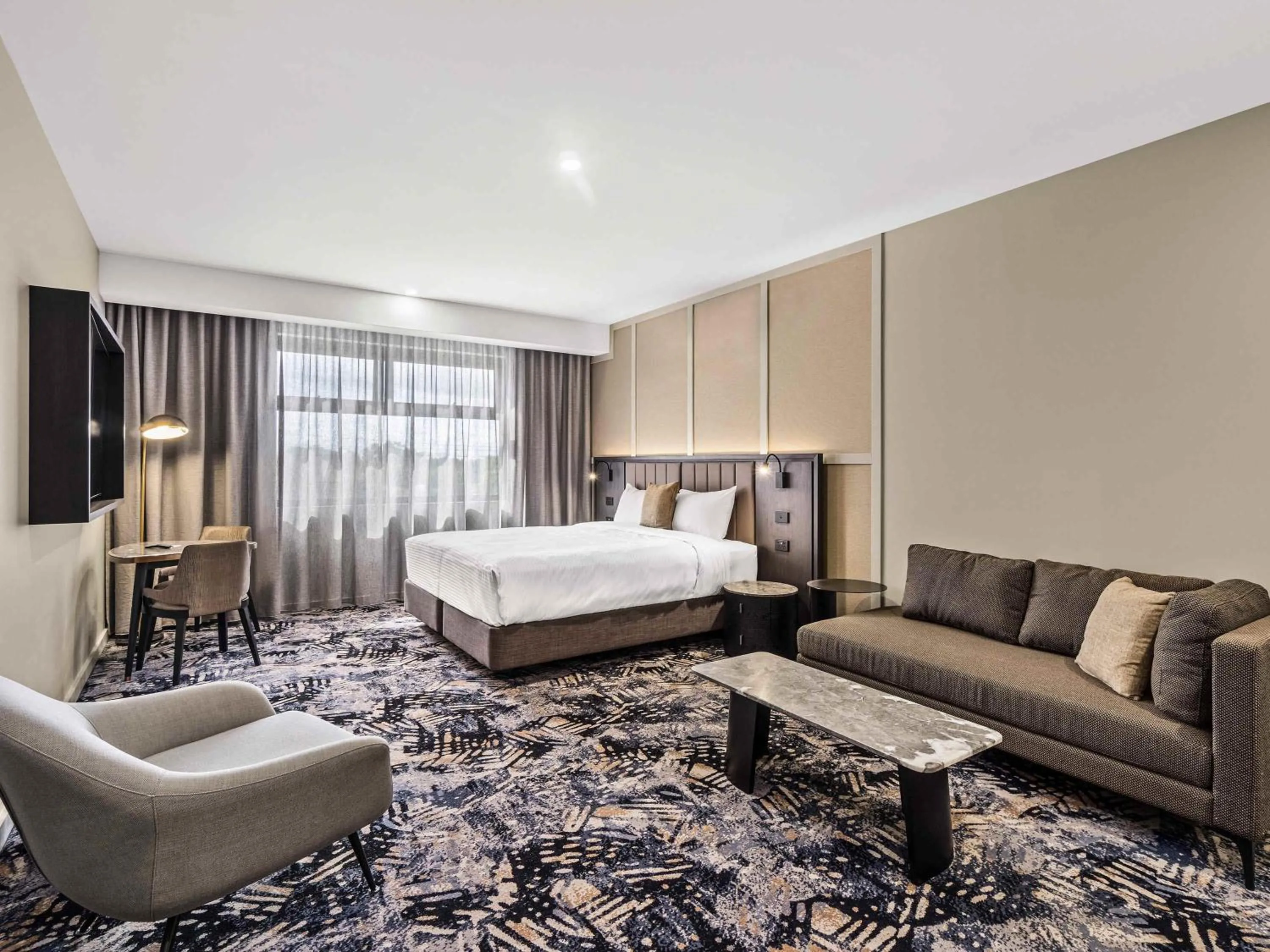 Bedroom, Bed in Mercure Pakenham