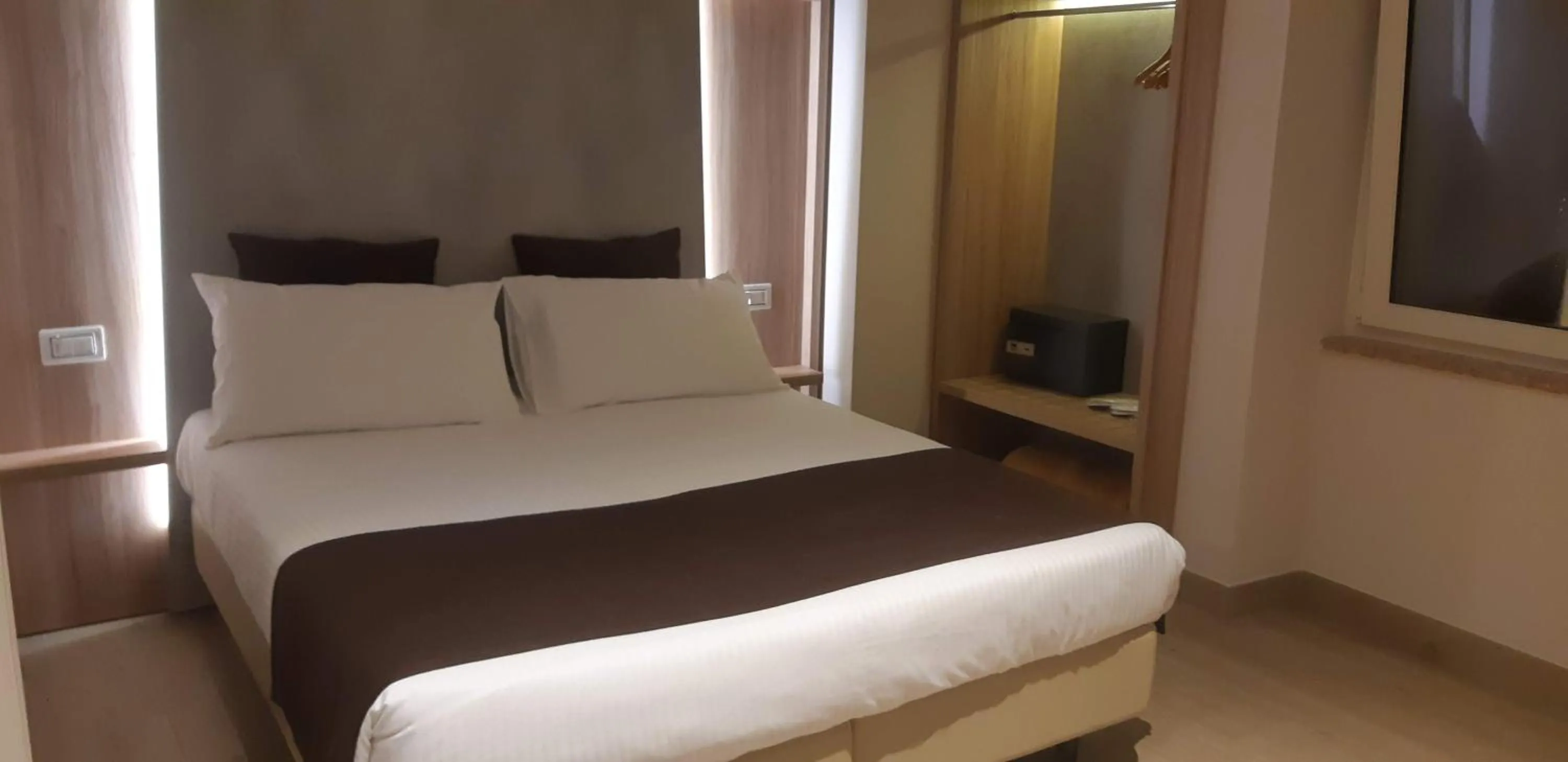 Bed in Hotel Danieli La Castellana lago di Garda