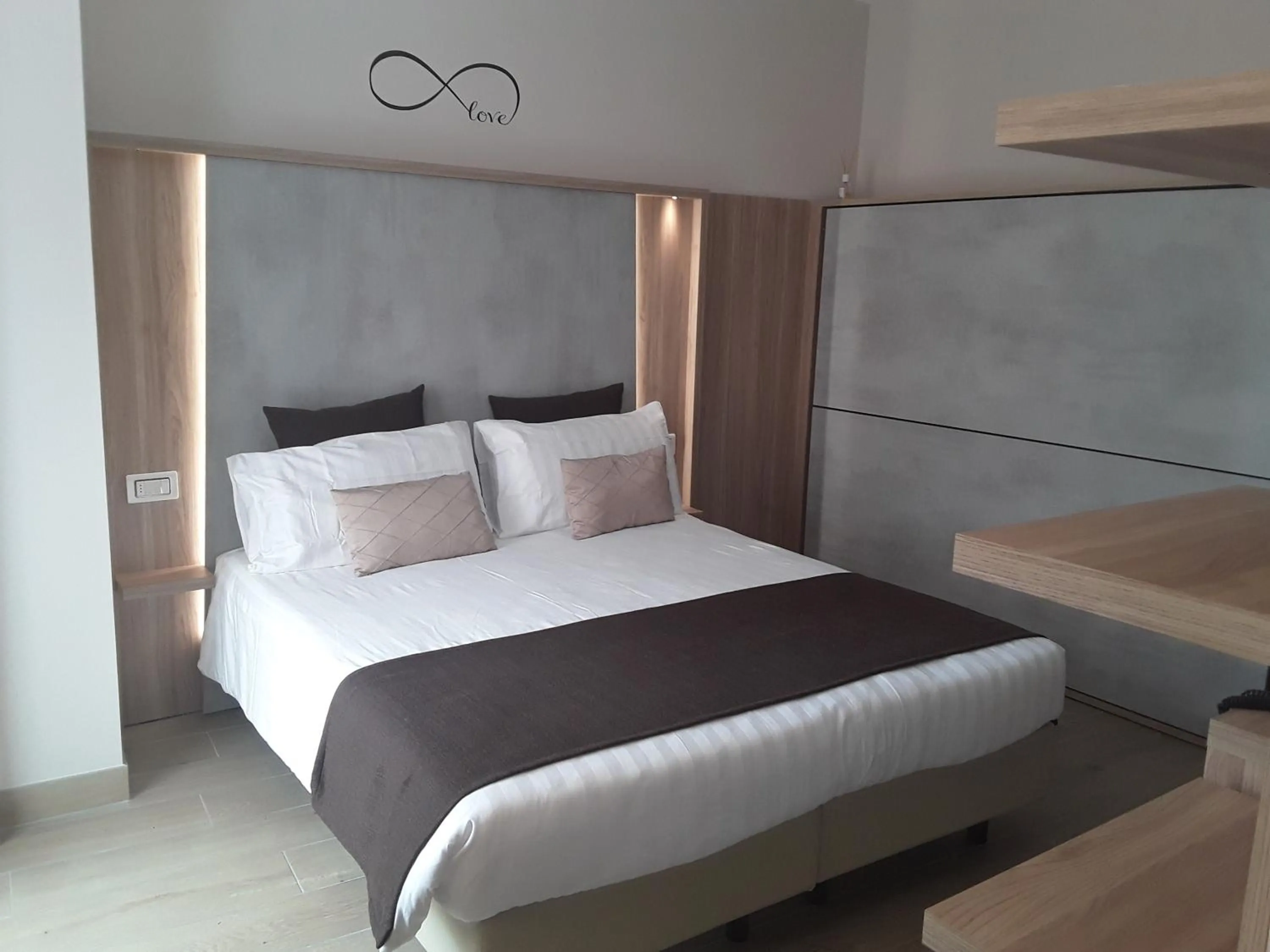 Bed in Hotel Danieli La Castellana lago di Garda