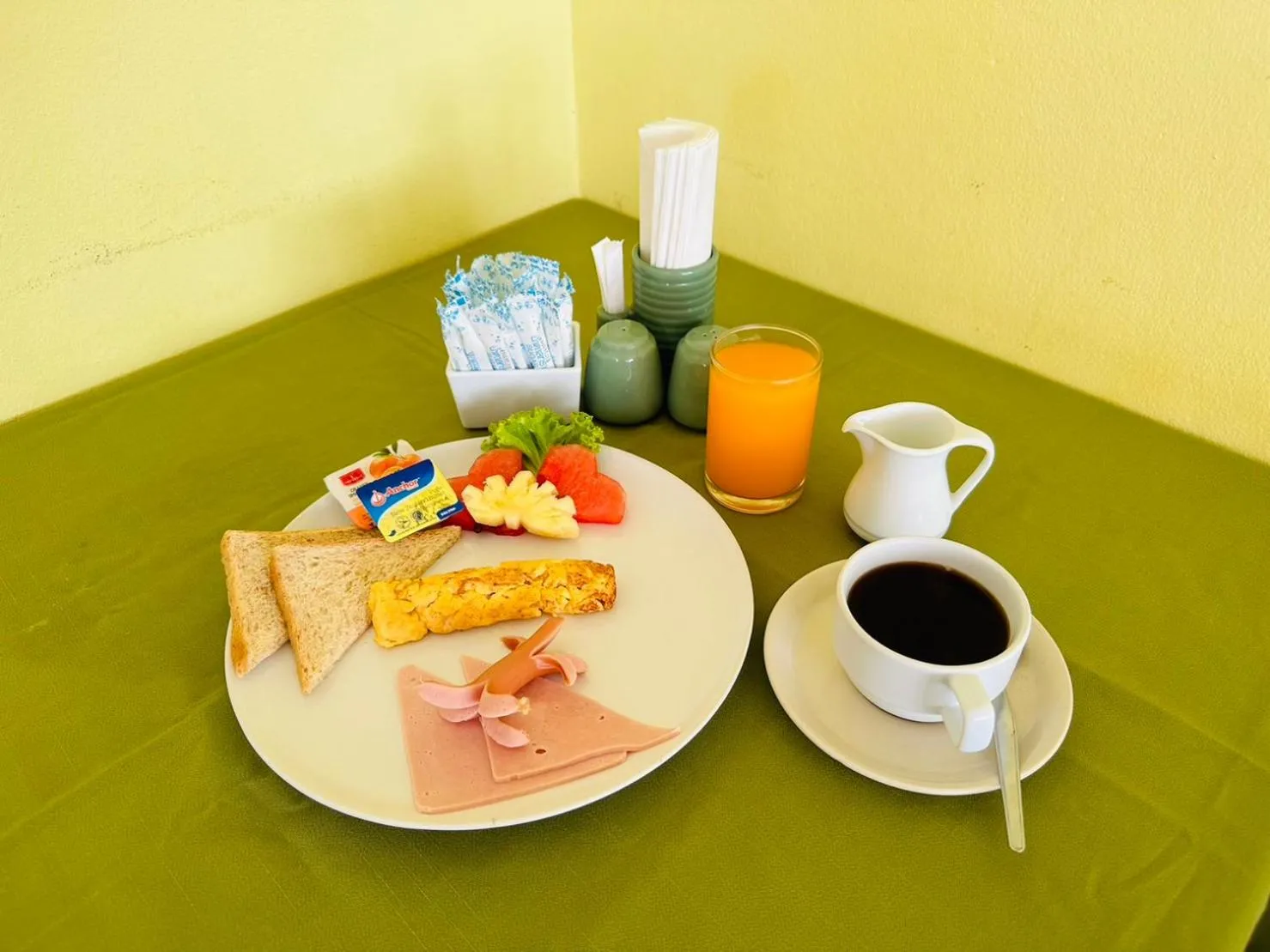 Food in Kata Place Hotel